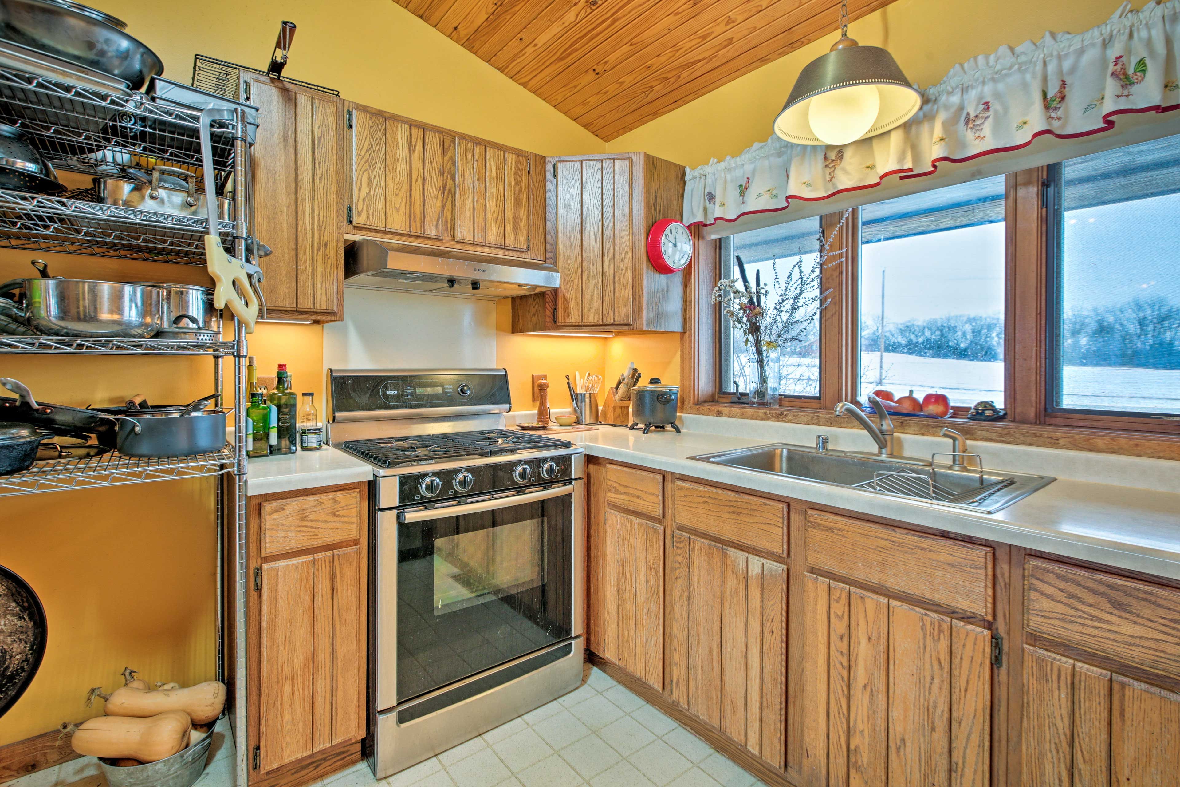 Kitchen | Dishware/Flatware