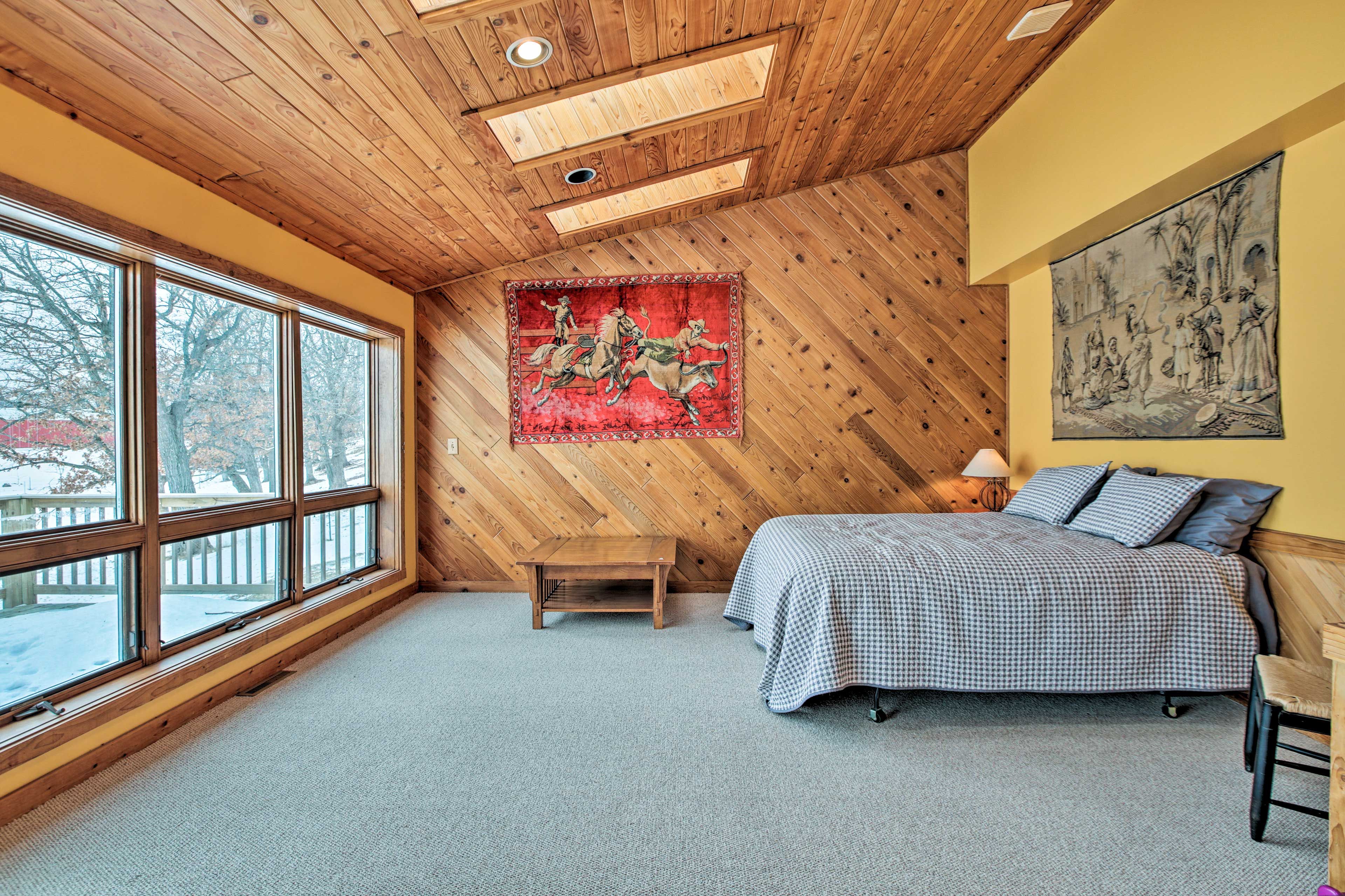Bedroom 1 | King Bed