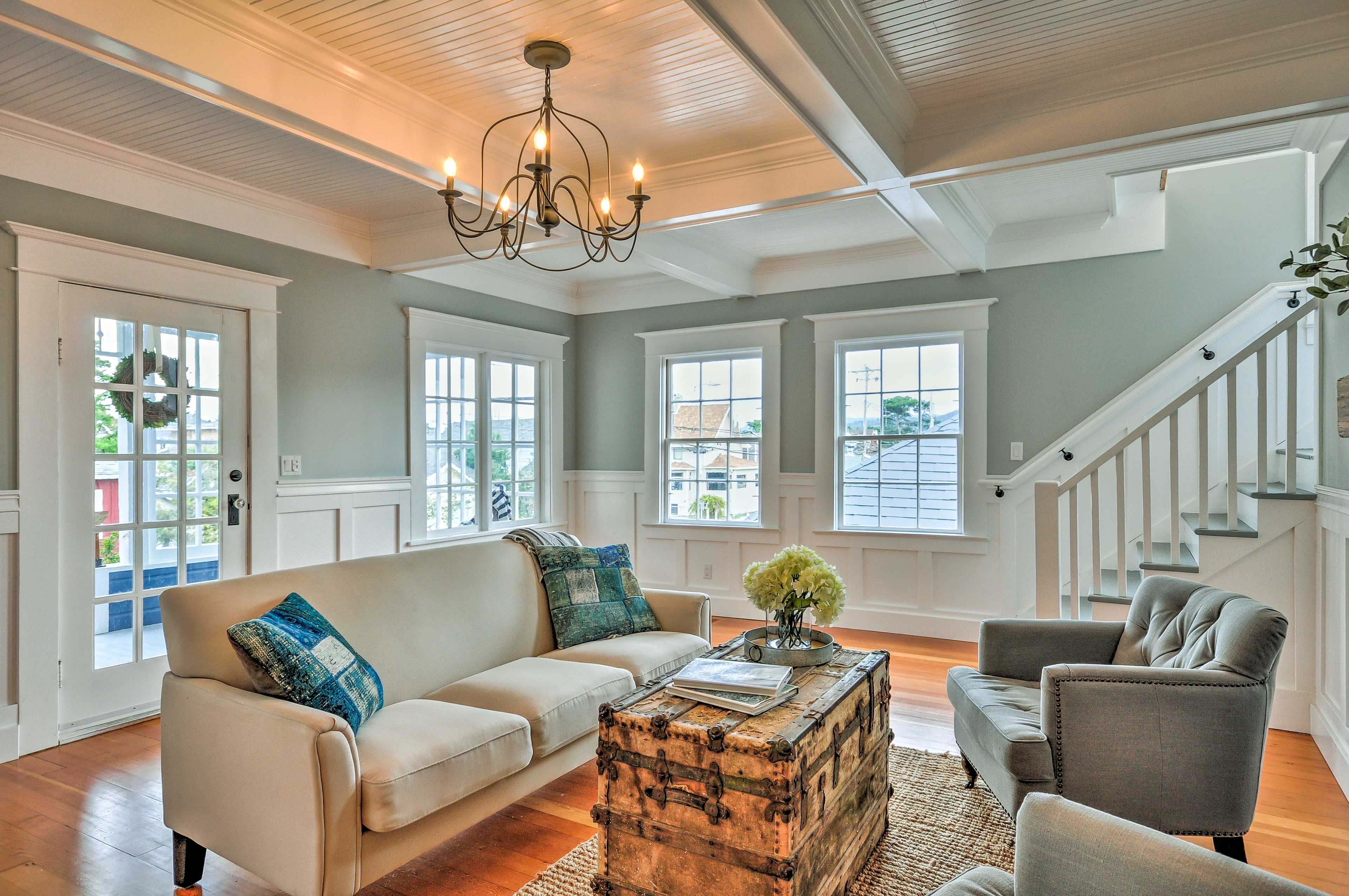 There's plenty of seating for everyone in your group!