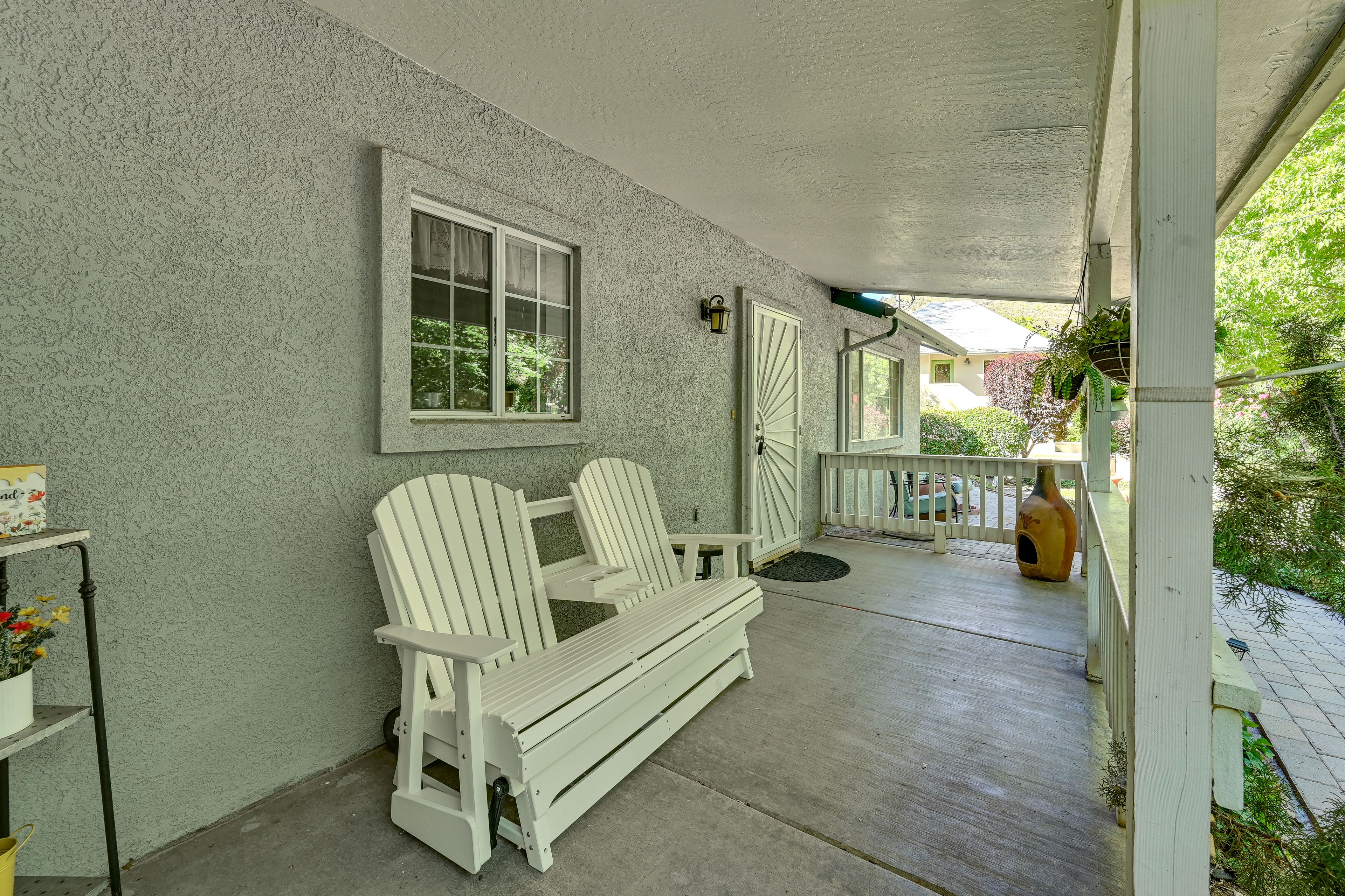 Front Porch | Entry