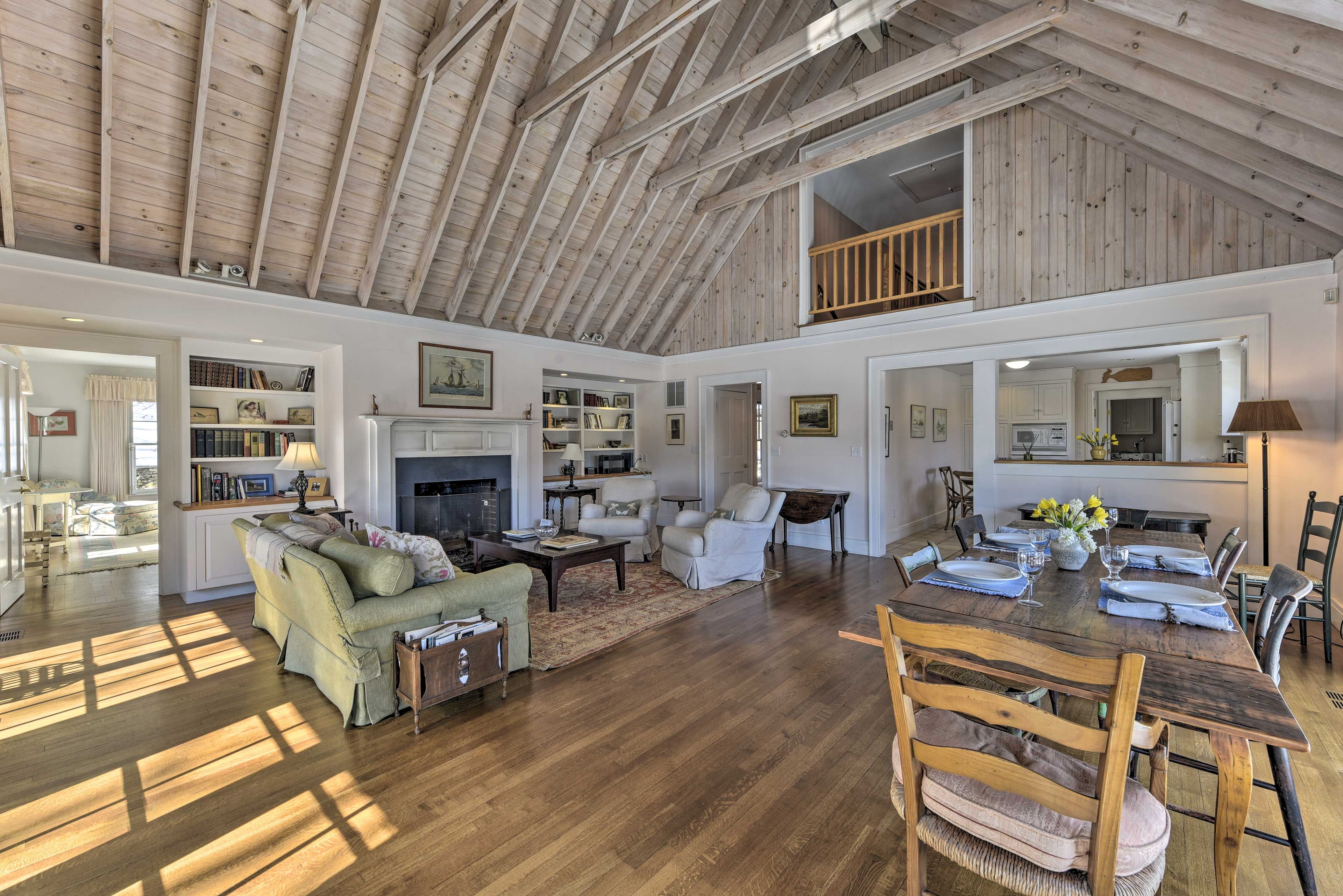 Ipswich Vacation Rental | 2BR | 3BA | 2,400 Sq Ft | Stairs Required