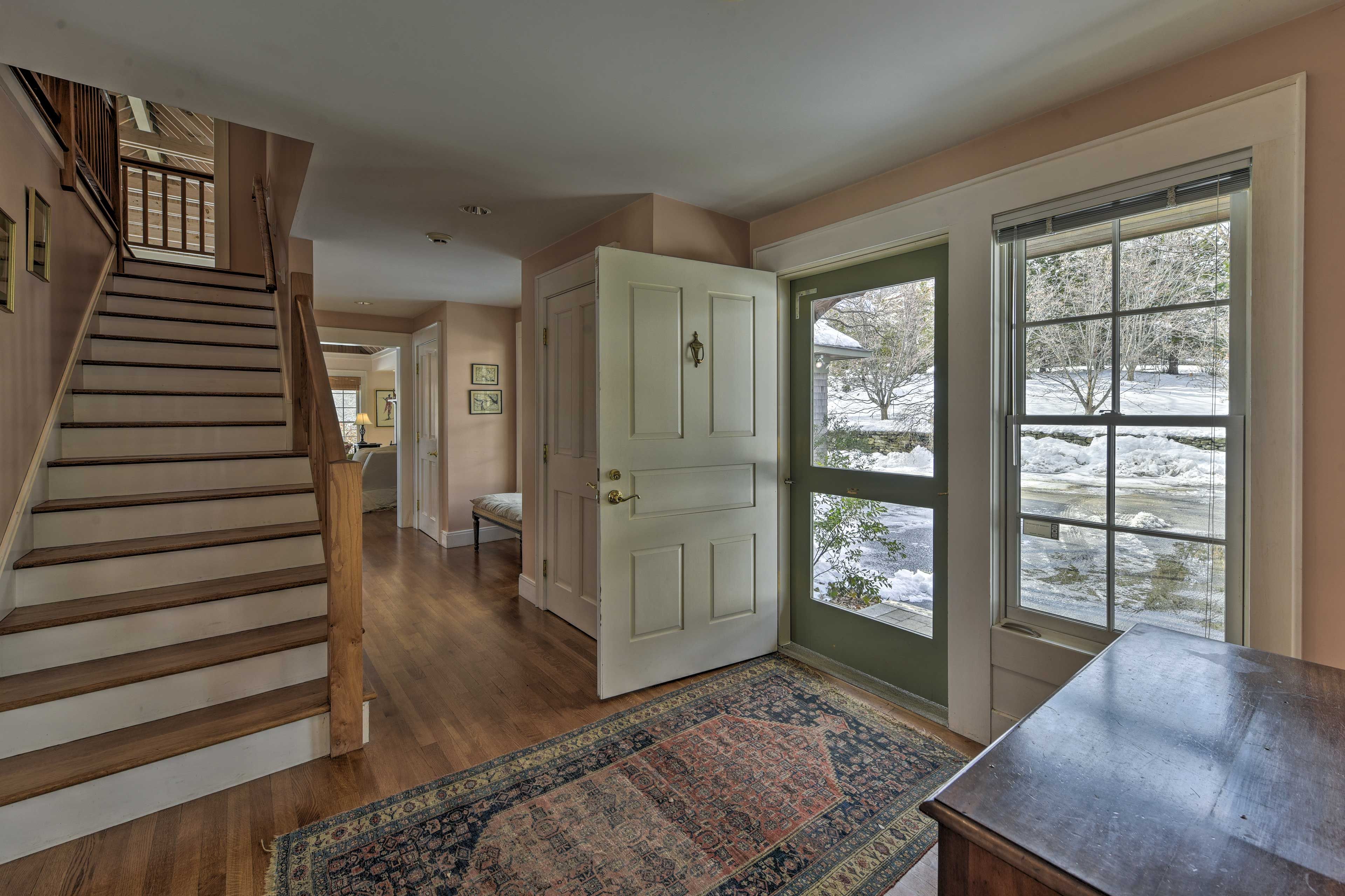 Stairs to 2nd Floor