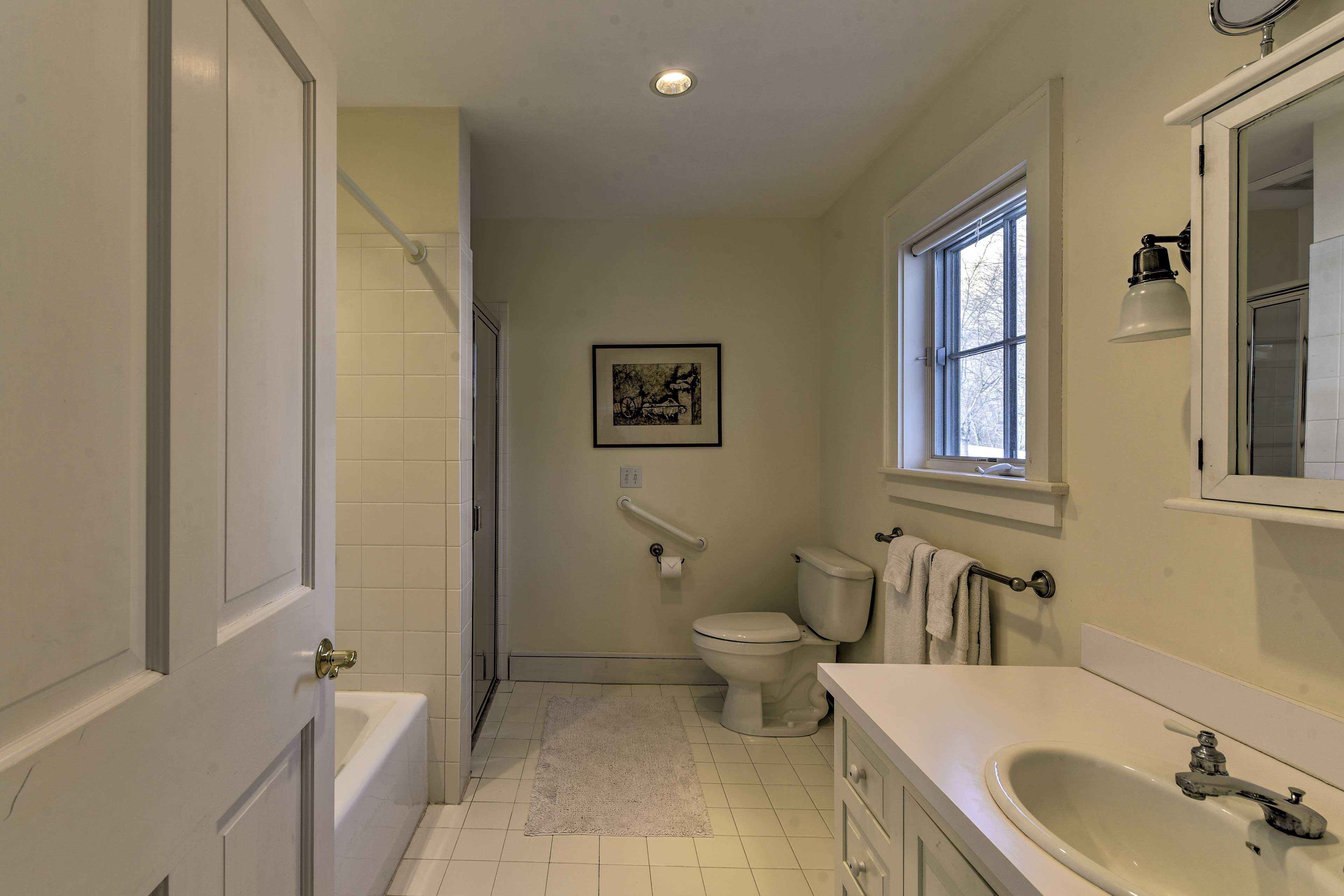 En-Suite Bathroom | 1st Floor | Grab Rail