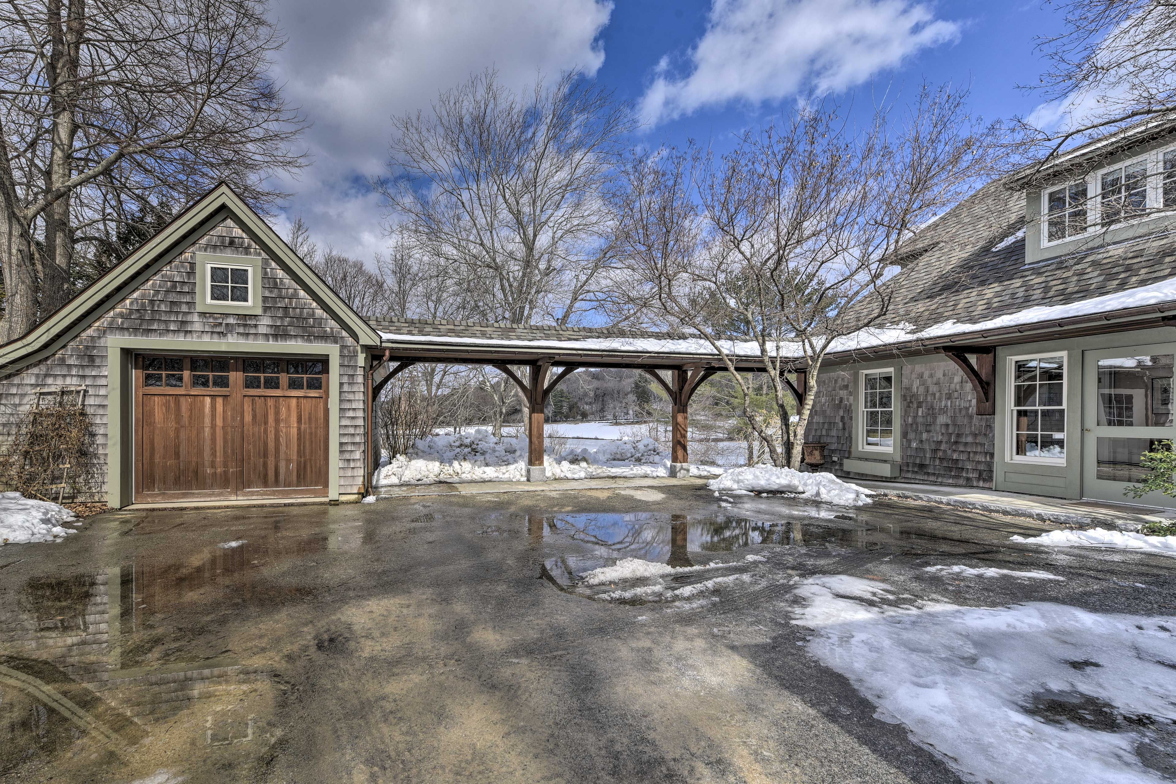 Exterior | Garage Parking (1 Vehicle) | Driveway Parking (1 Vehicle)