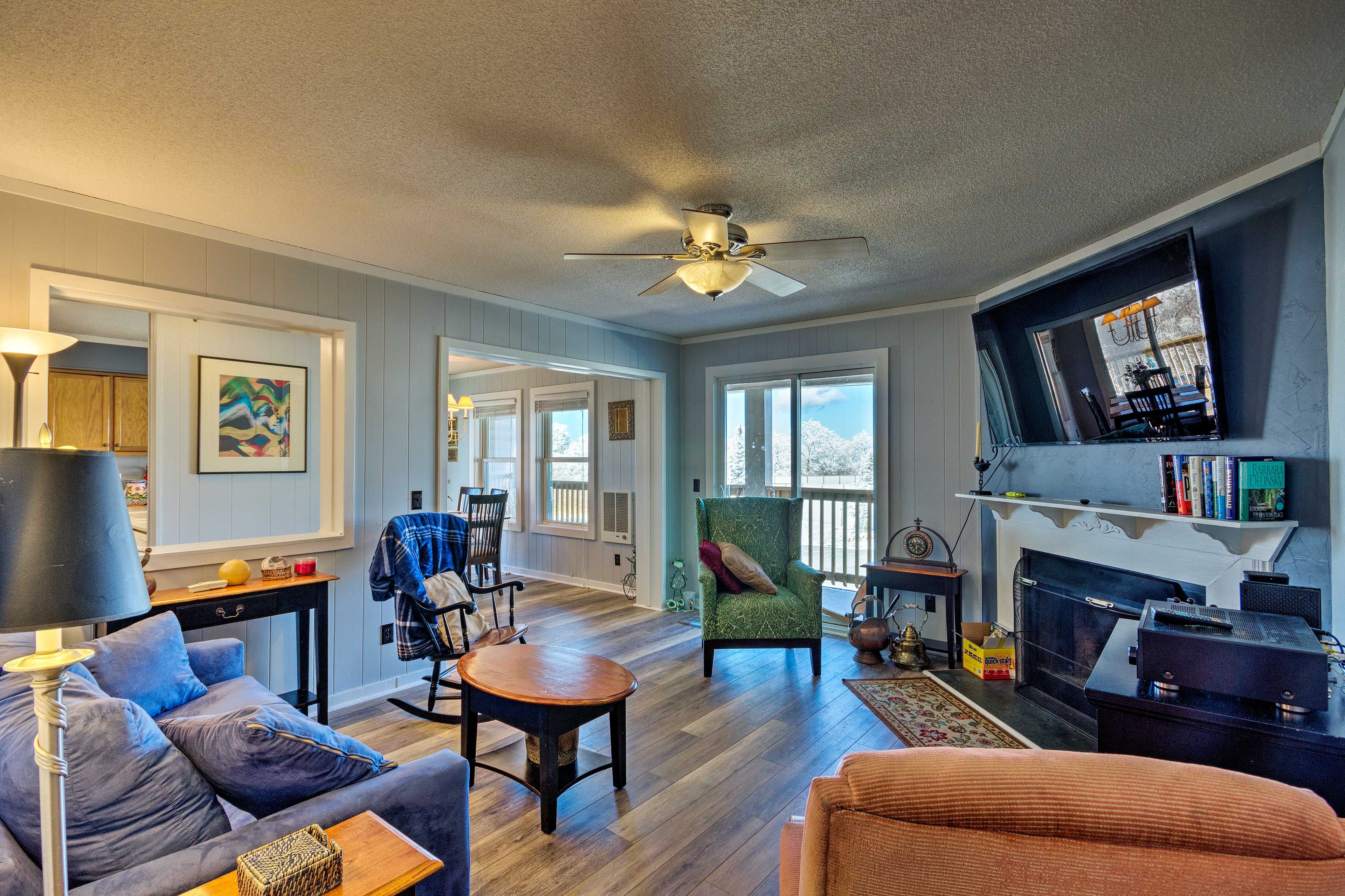Book a trip to this 2-bedroom, 2-bath vacation rental condo in Beech Mountain.