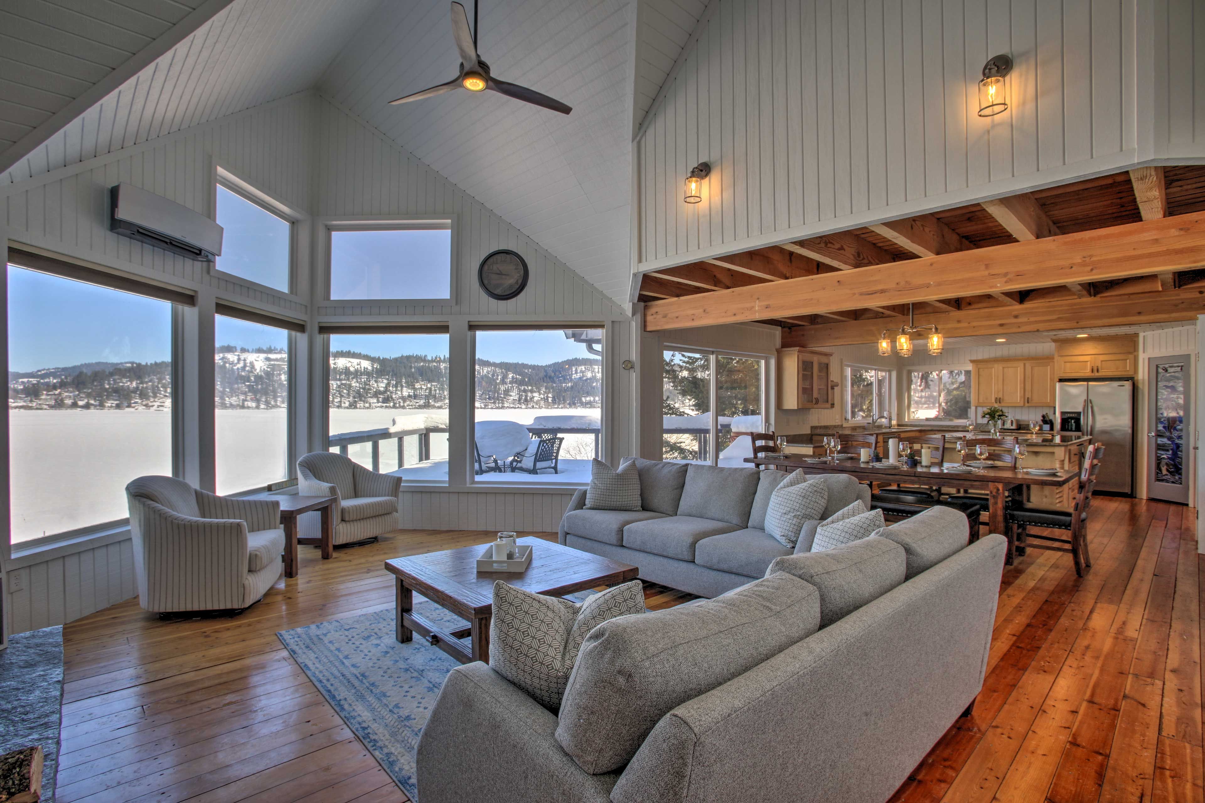 Living Room | Free WiFi | Views