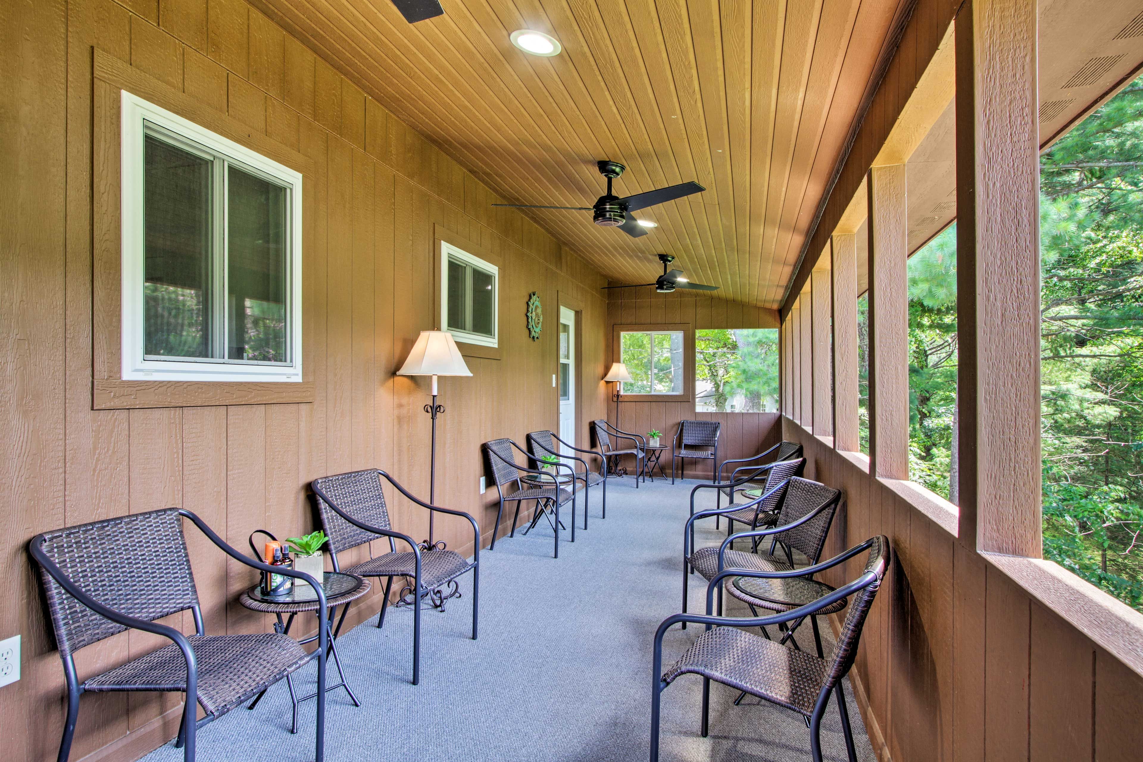 Sunroom w/ Seating | River Views