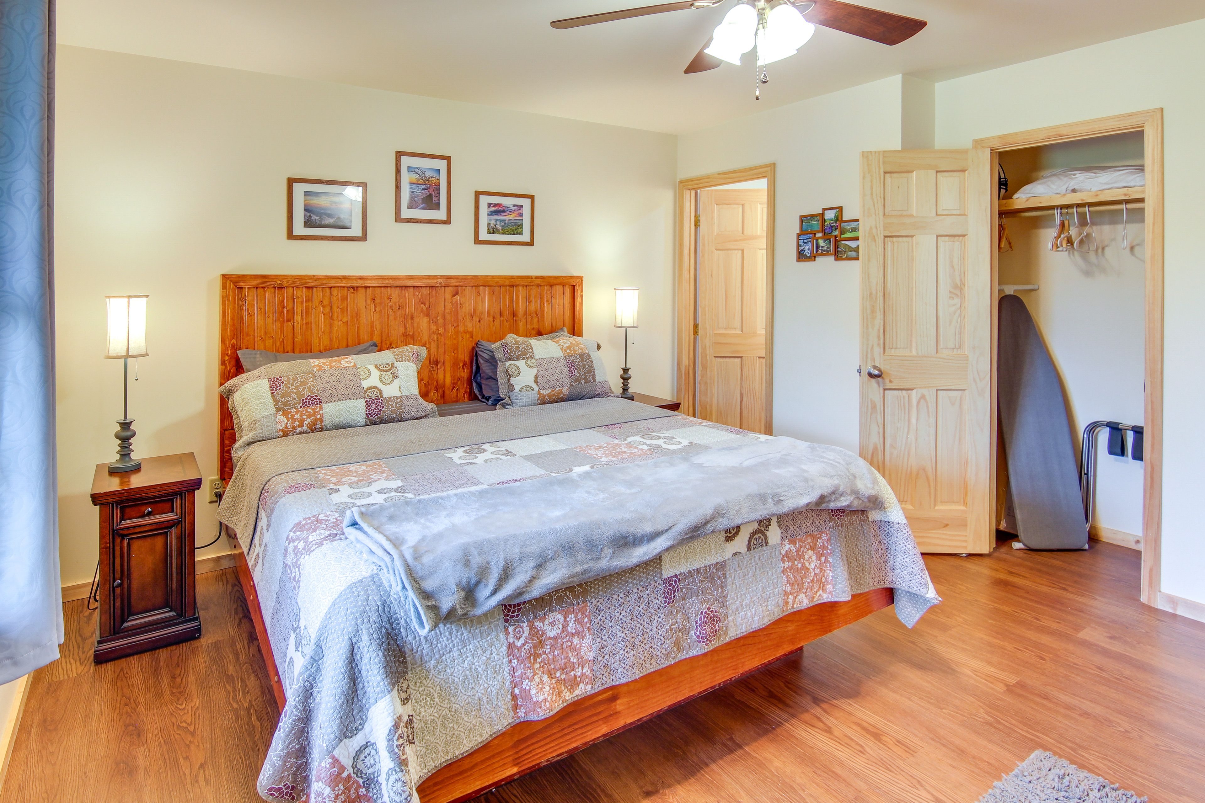 Bedroom | King Bed