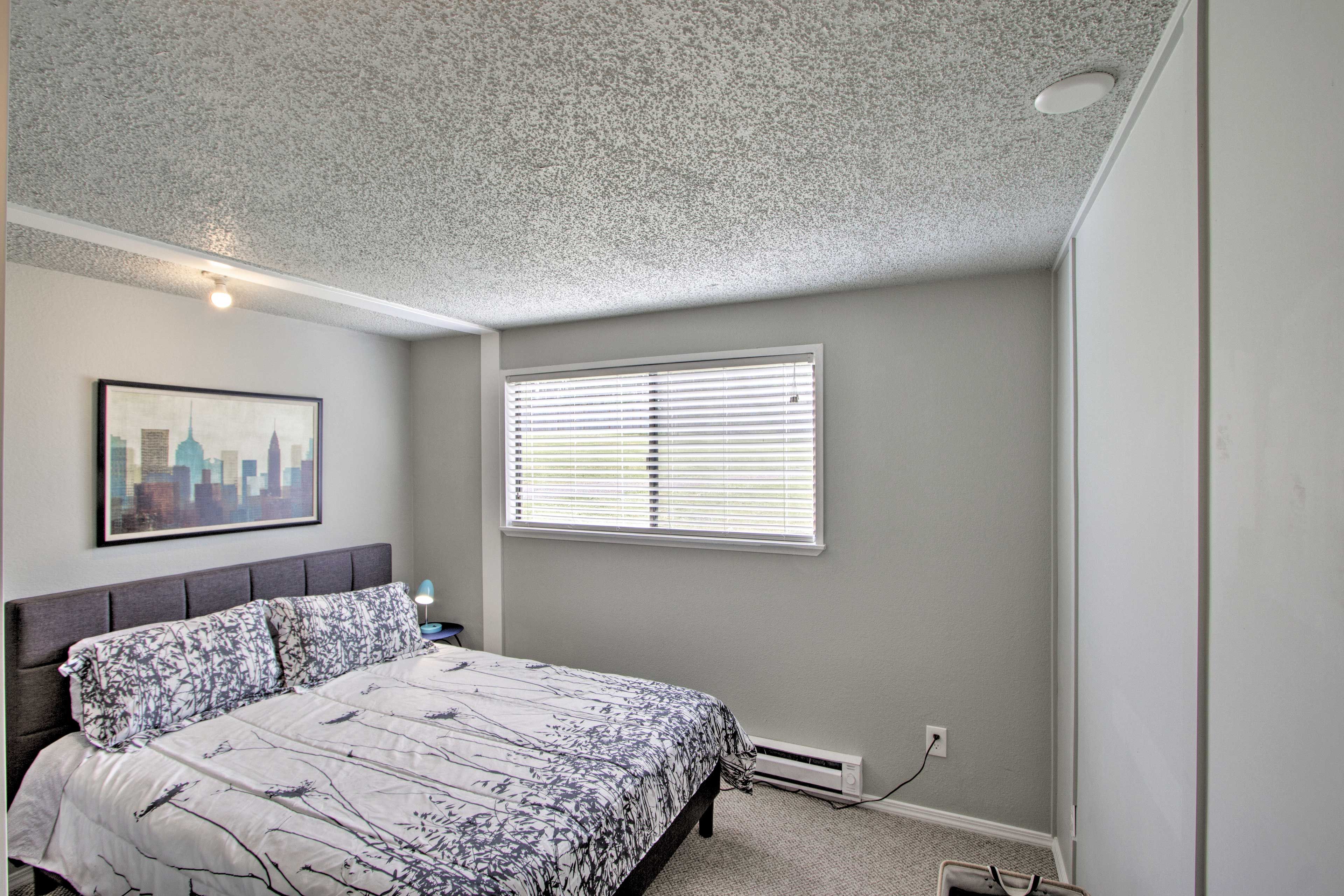 Bedroom 1 | Queen Bed | Linens Provided