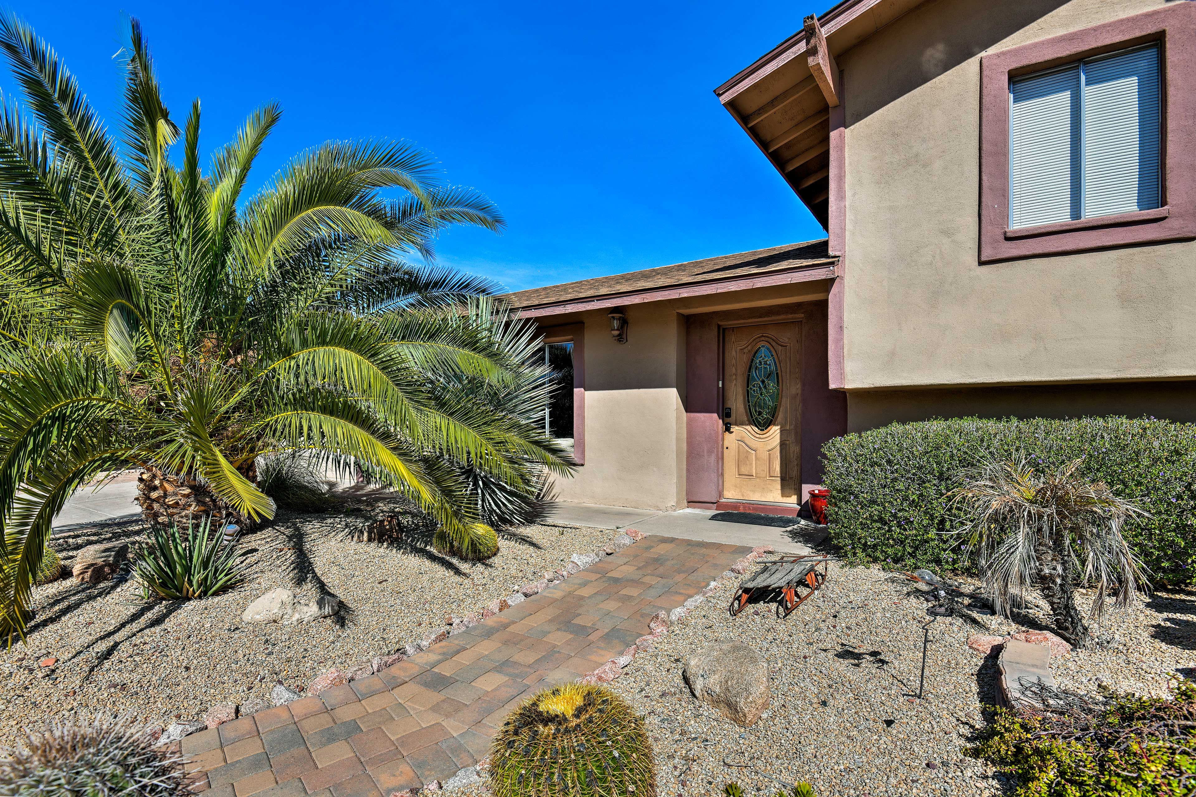 Book your South Scottsdale escape to this 3-bedroom, 2-bath split-level home.