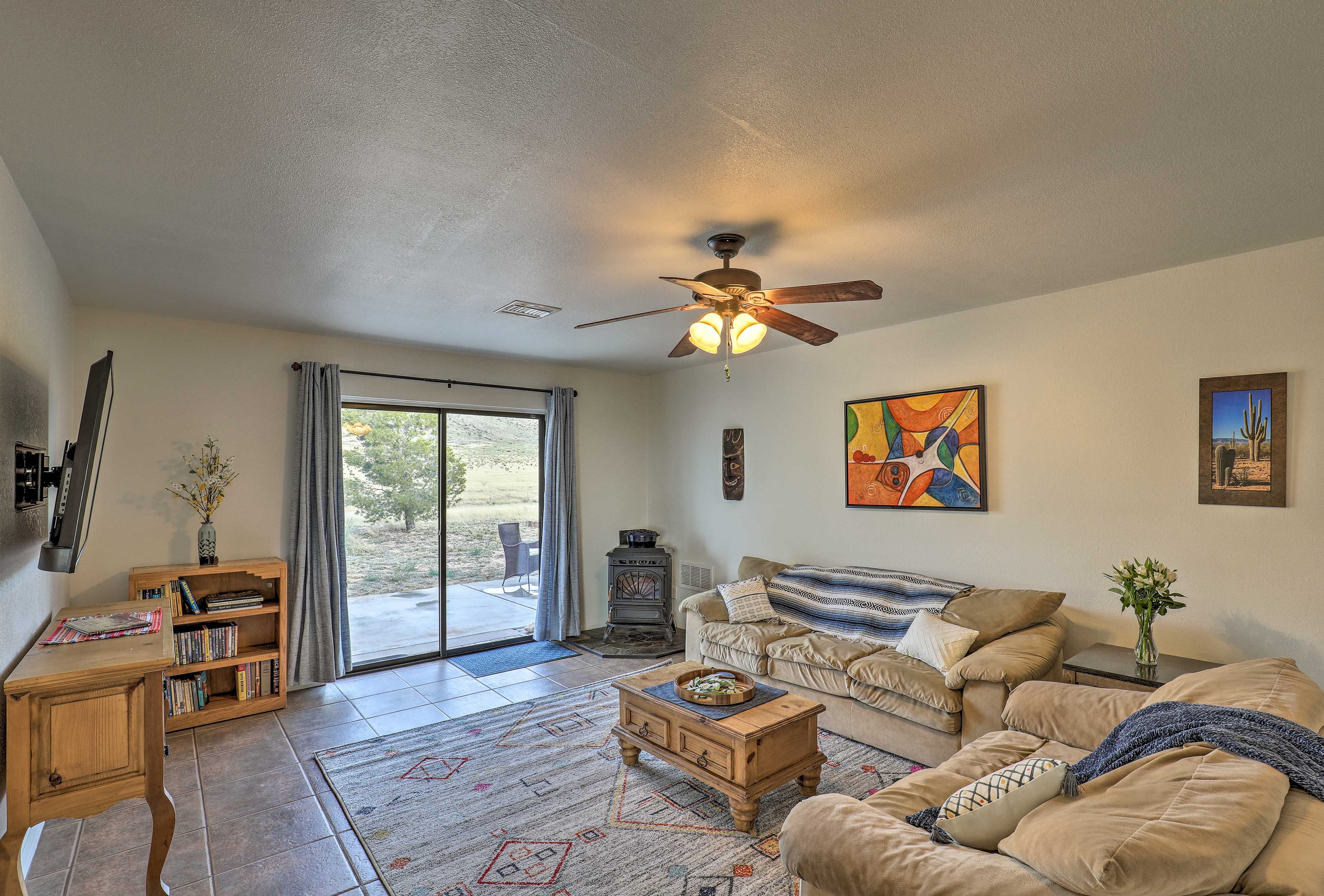 Living Room | Central A/C | Free WiFi