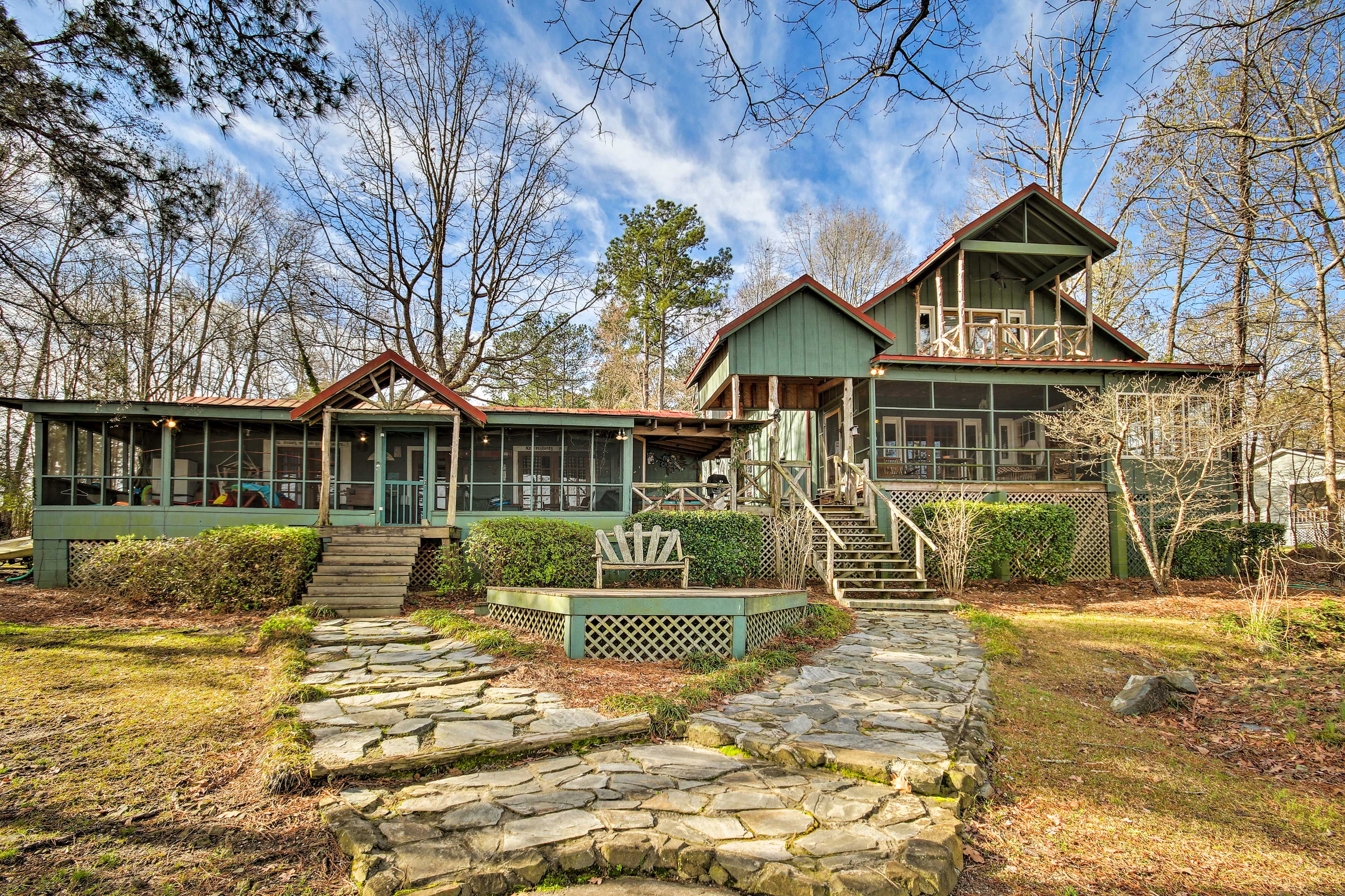 Backyard | Screened Porch | No Access to Attached Guest House