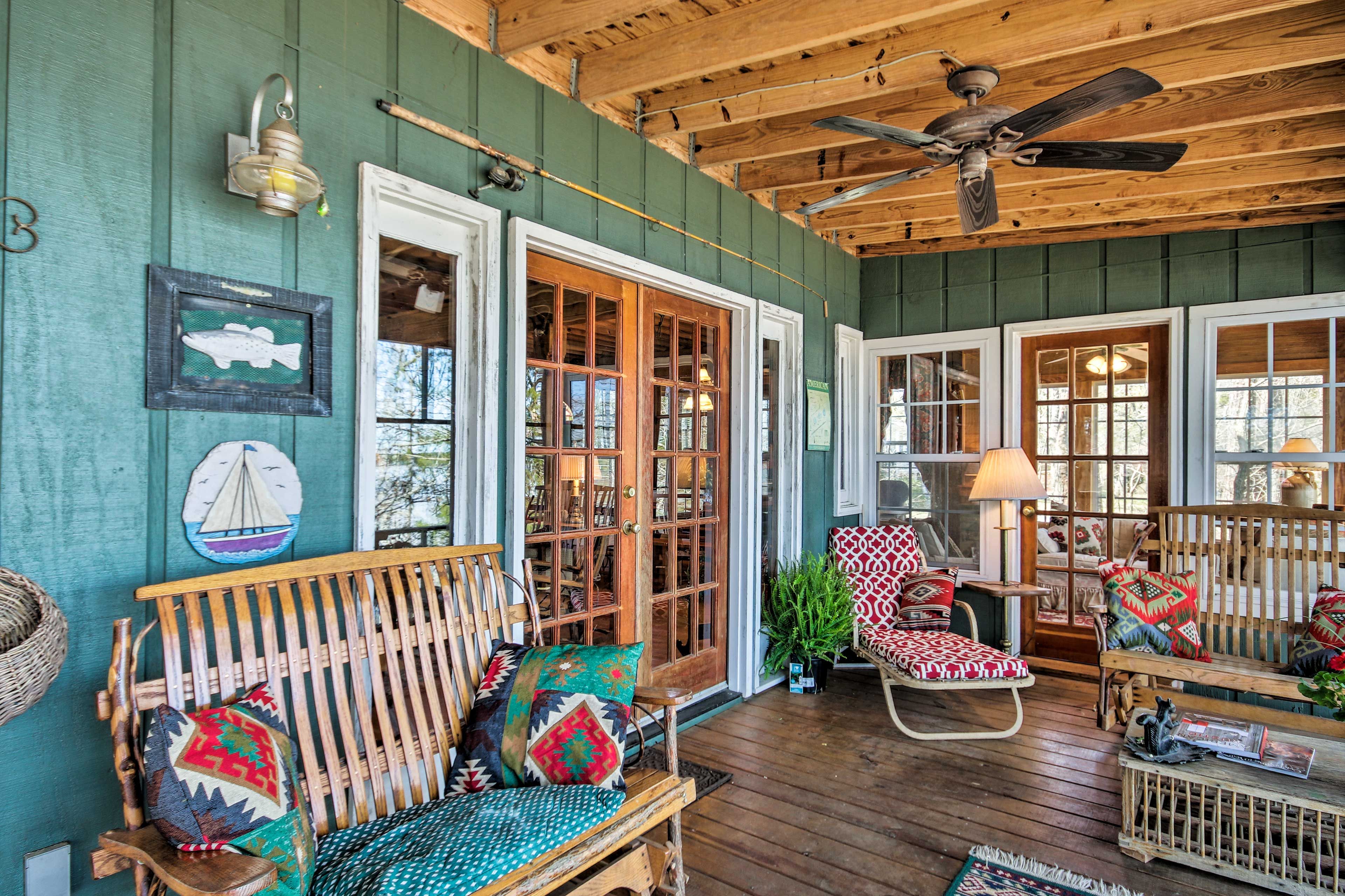 Screened Porch | Outdoor Furniture