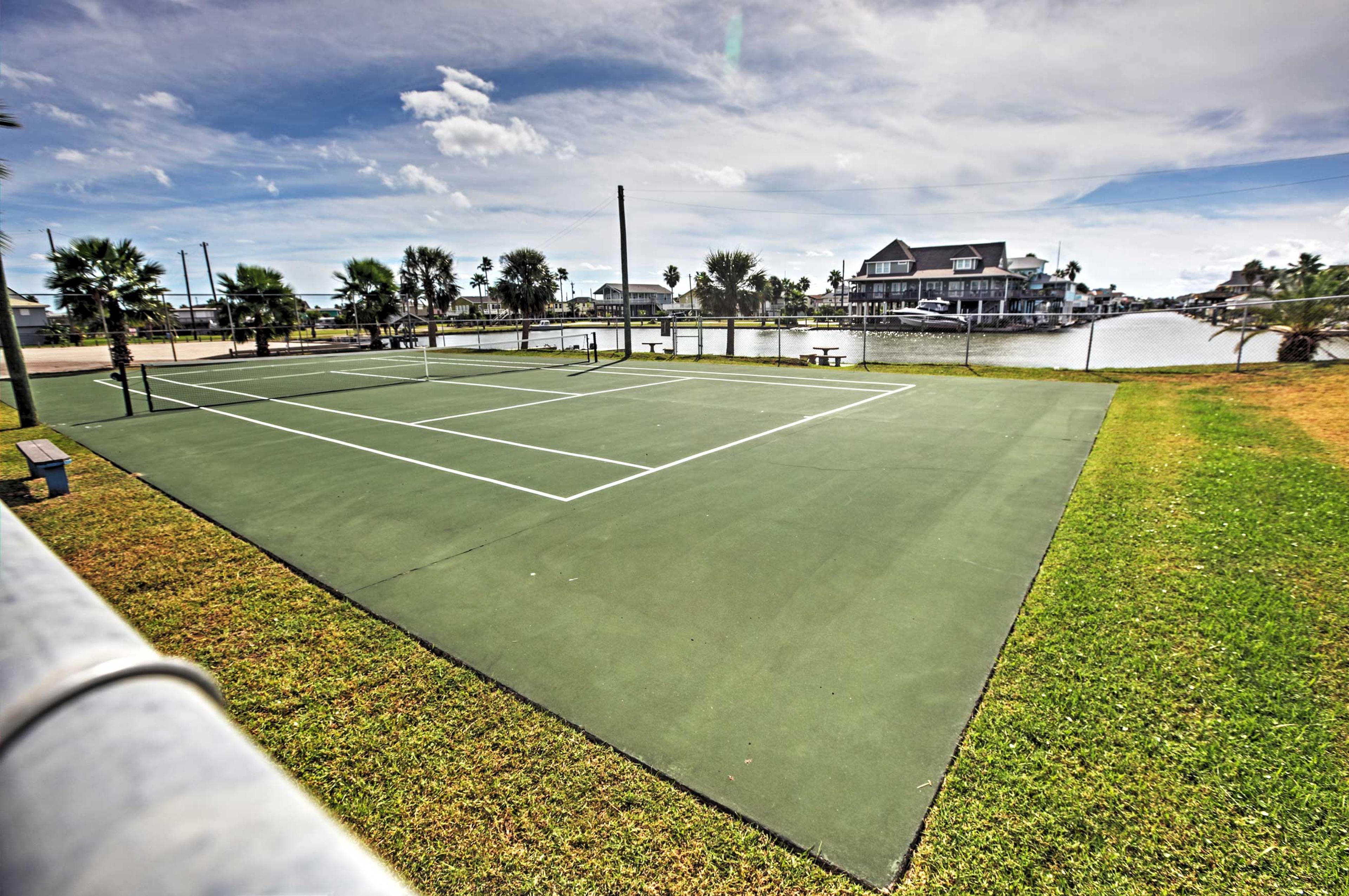 Community Amenities w/ Fee | Tennis Courts