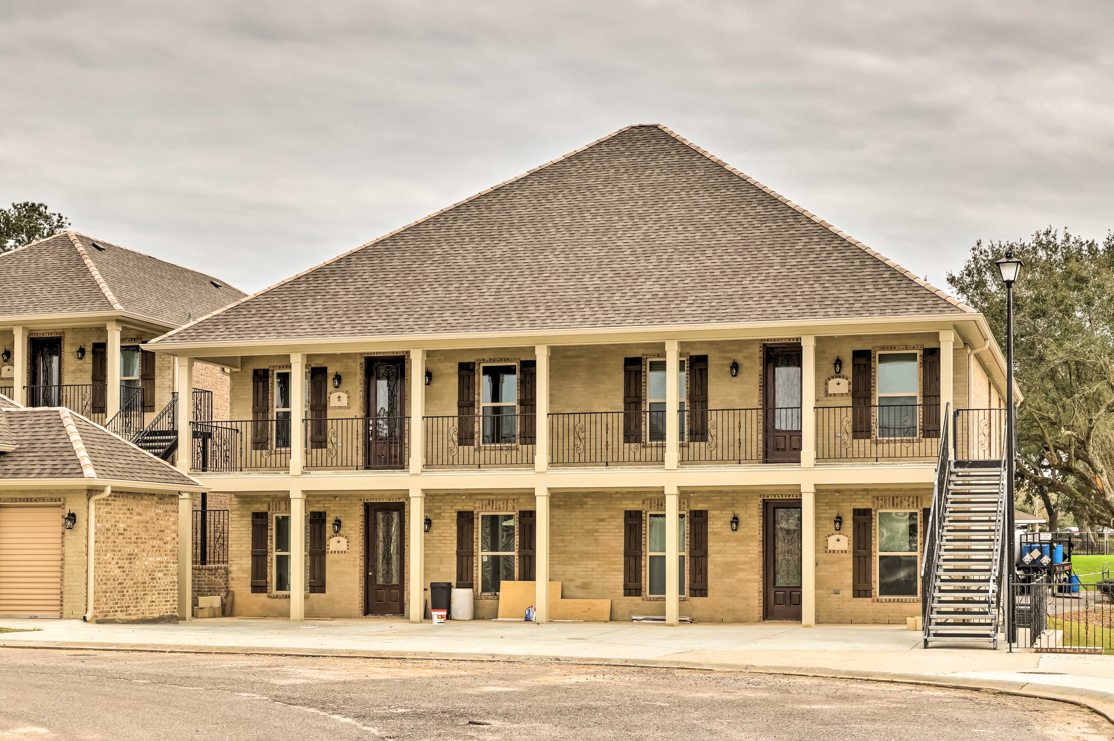 Exterior | Parking | Driveway (1 Vehicle)