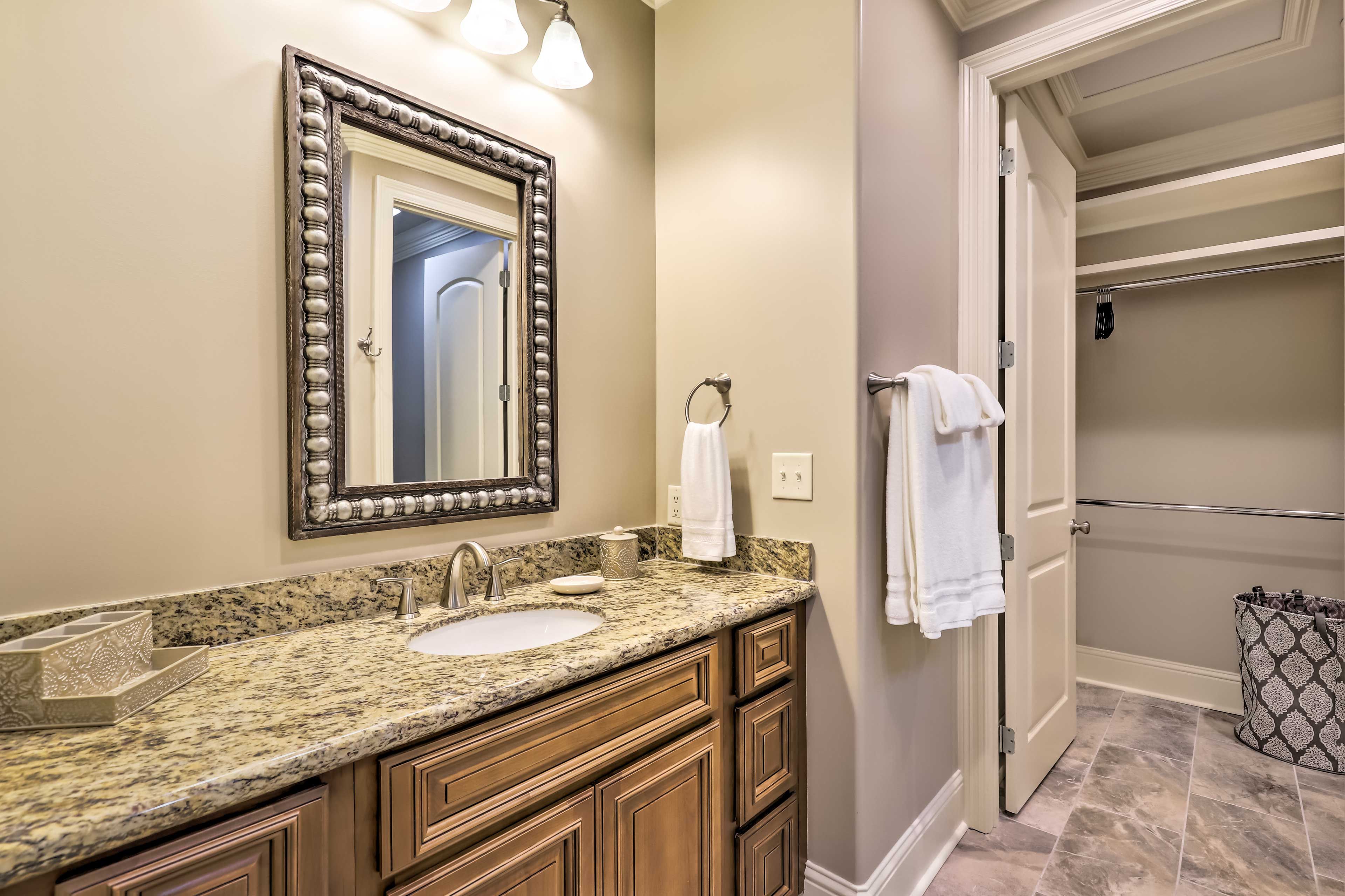 En-Suite Bathroom | Towels & Linens Provided