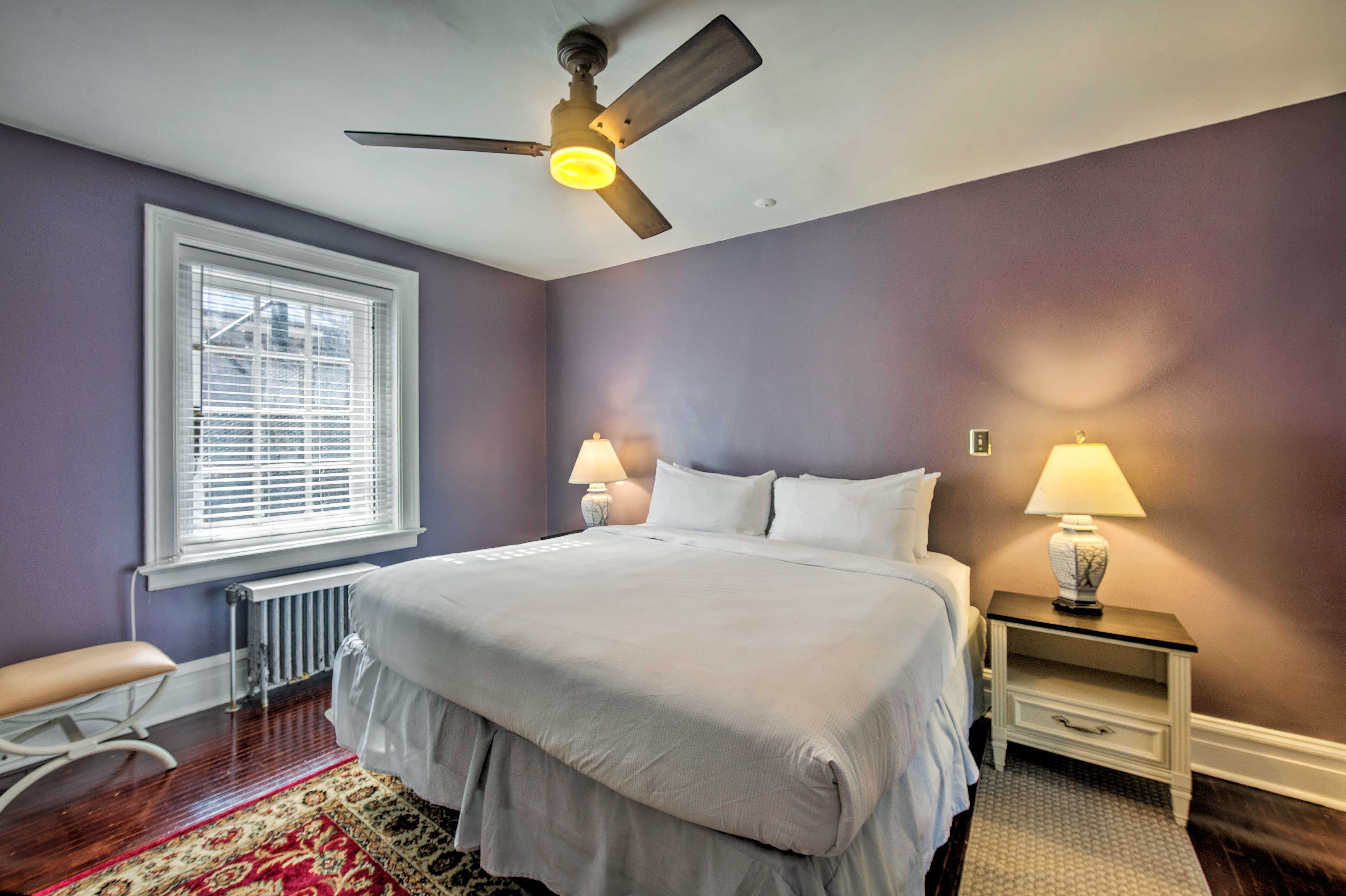 Bedroom 1 | King Bed | Free WiFi