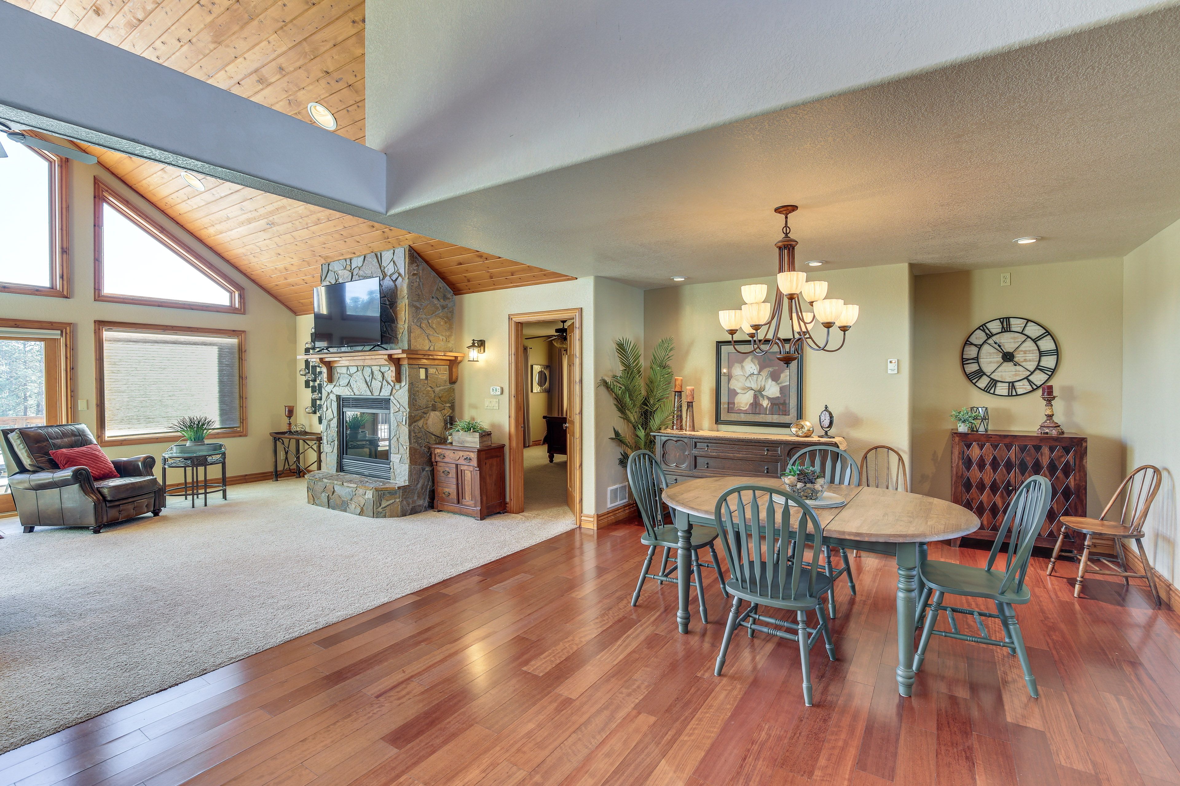 Dining Table | Dishware& Flatware Provided