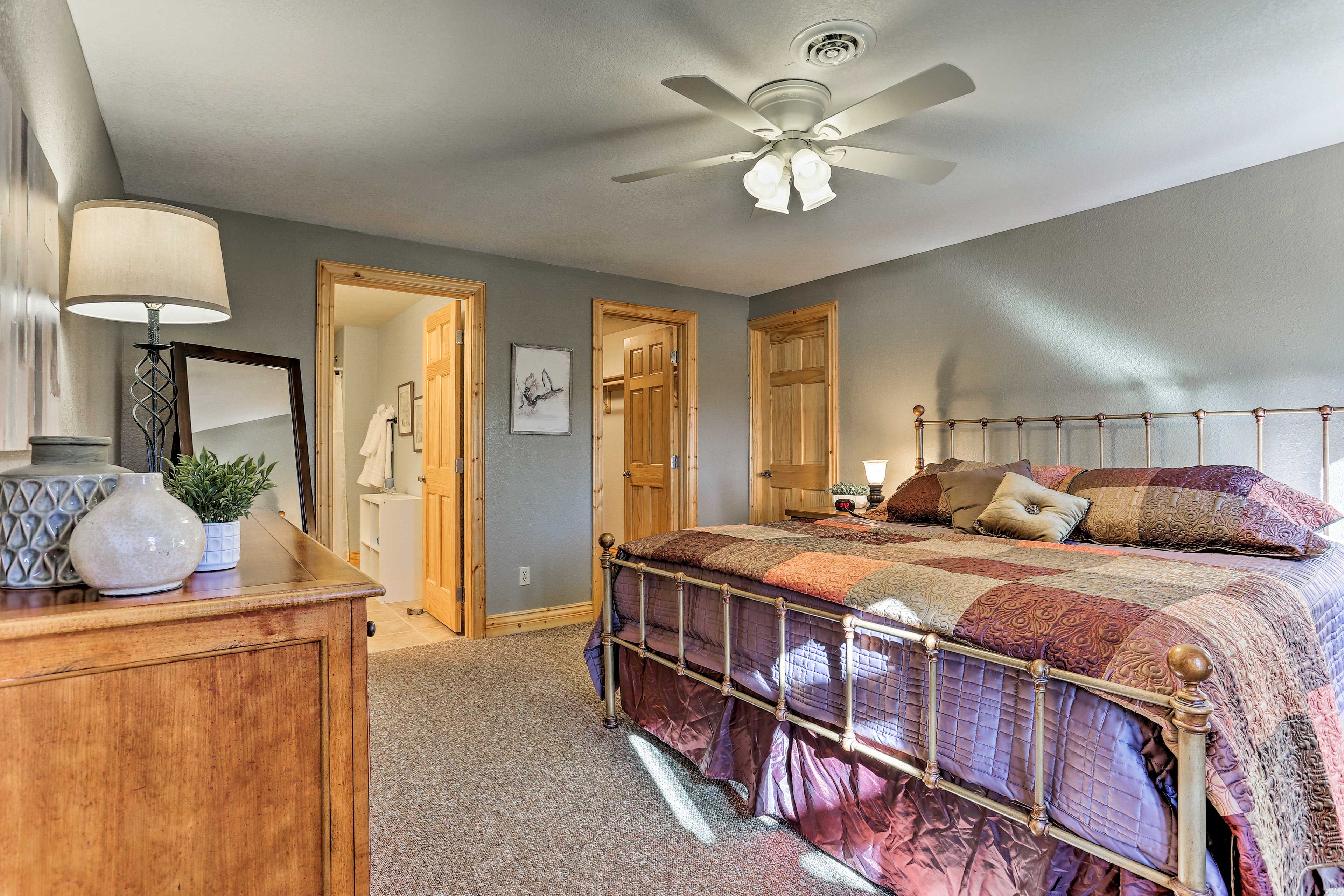 Bedroom 3 | King Bed | En-Suite Bathroom | Basement Level