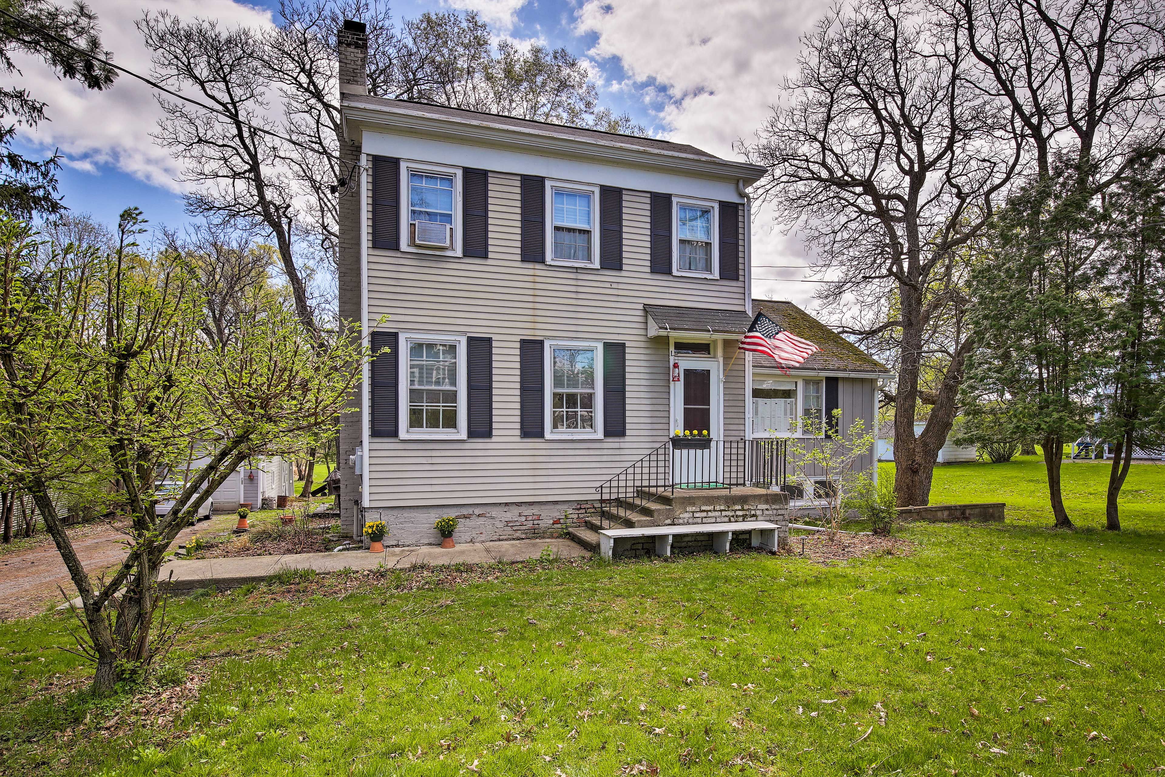 The home is minutes from countless attractions.