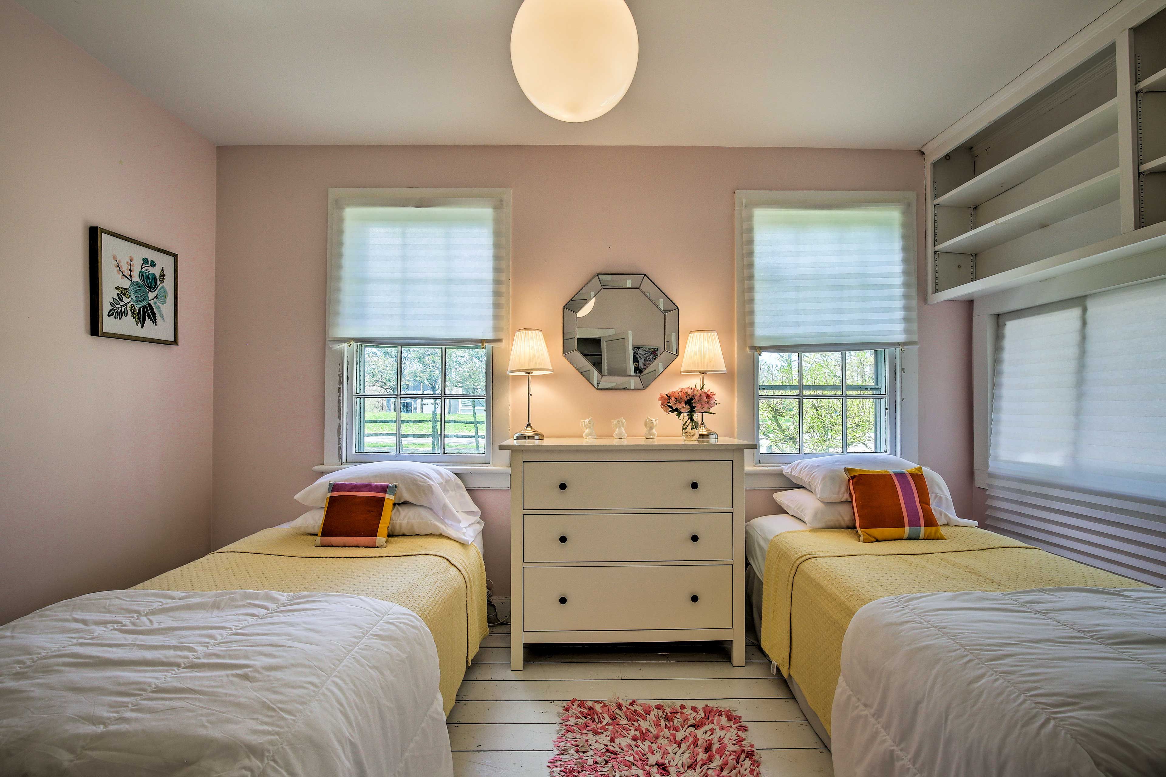 The corner bedroom features 3 windows.