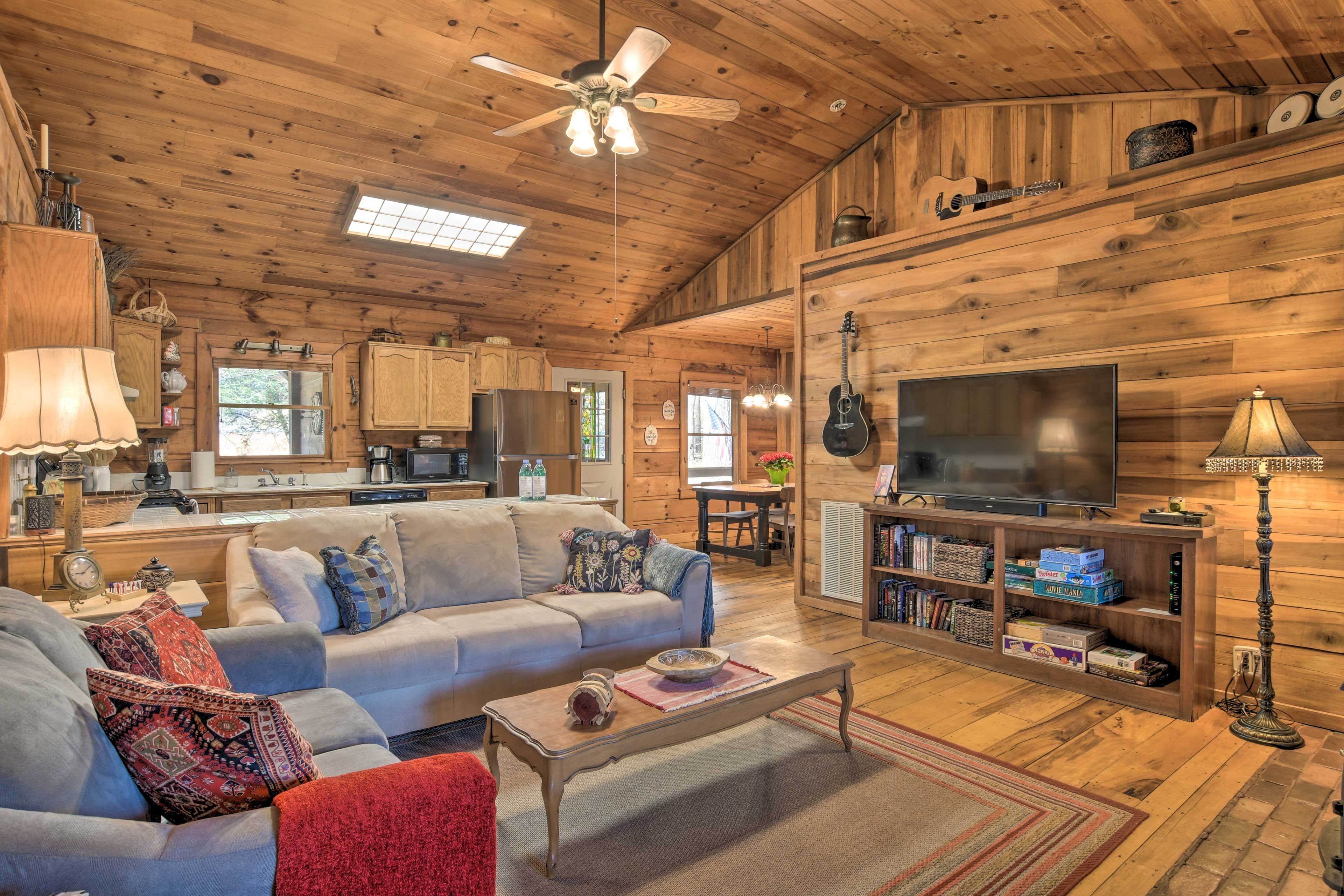 Living Room | Smart TV