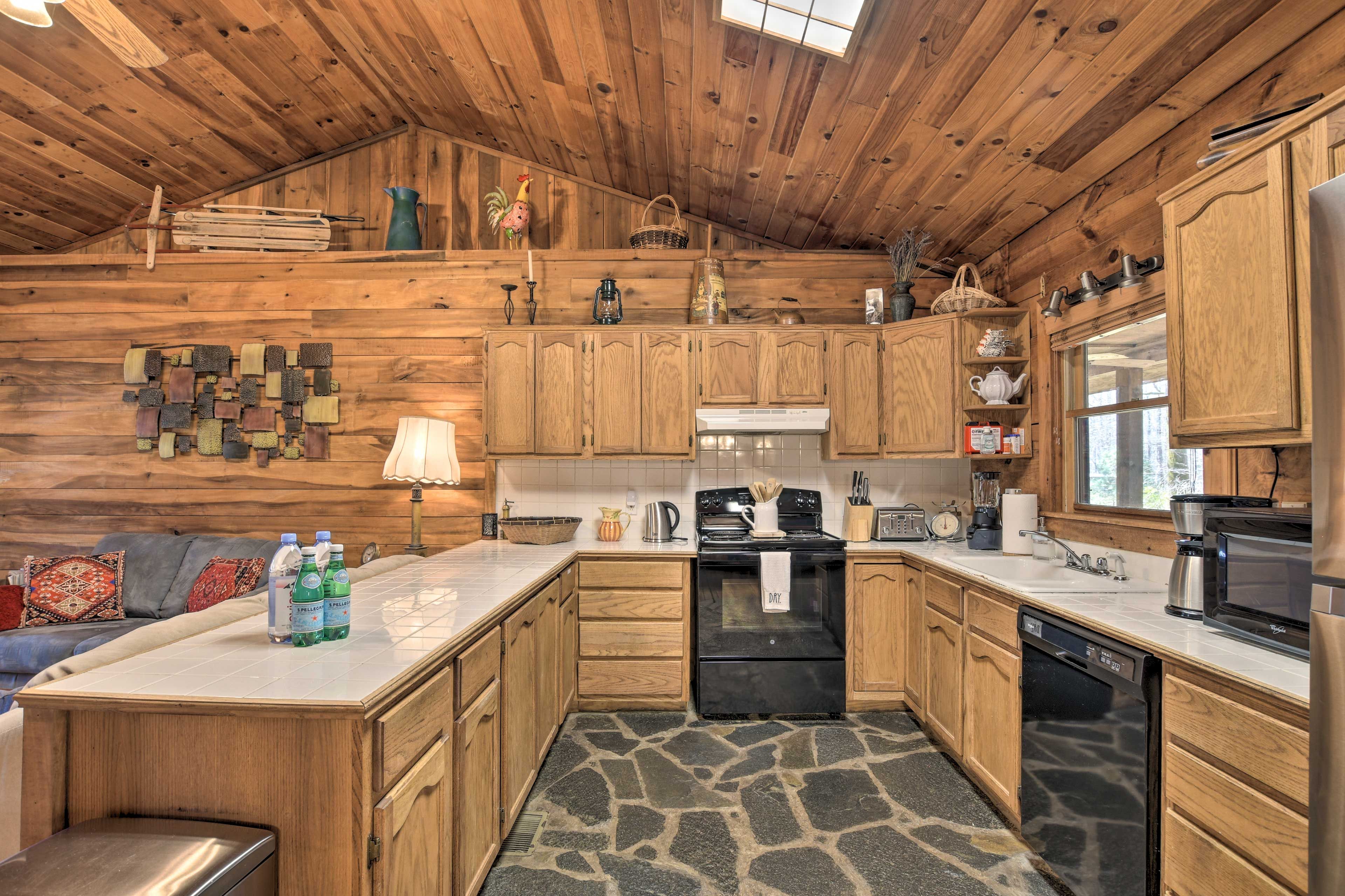 Kitchen | Dishware/Flatware