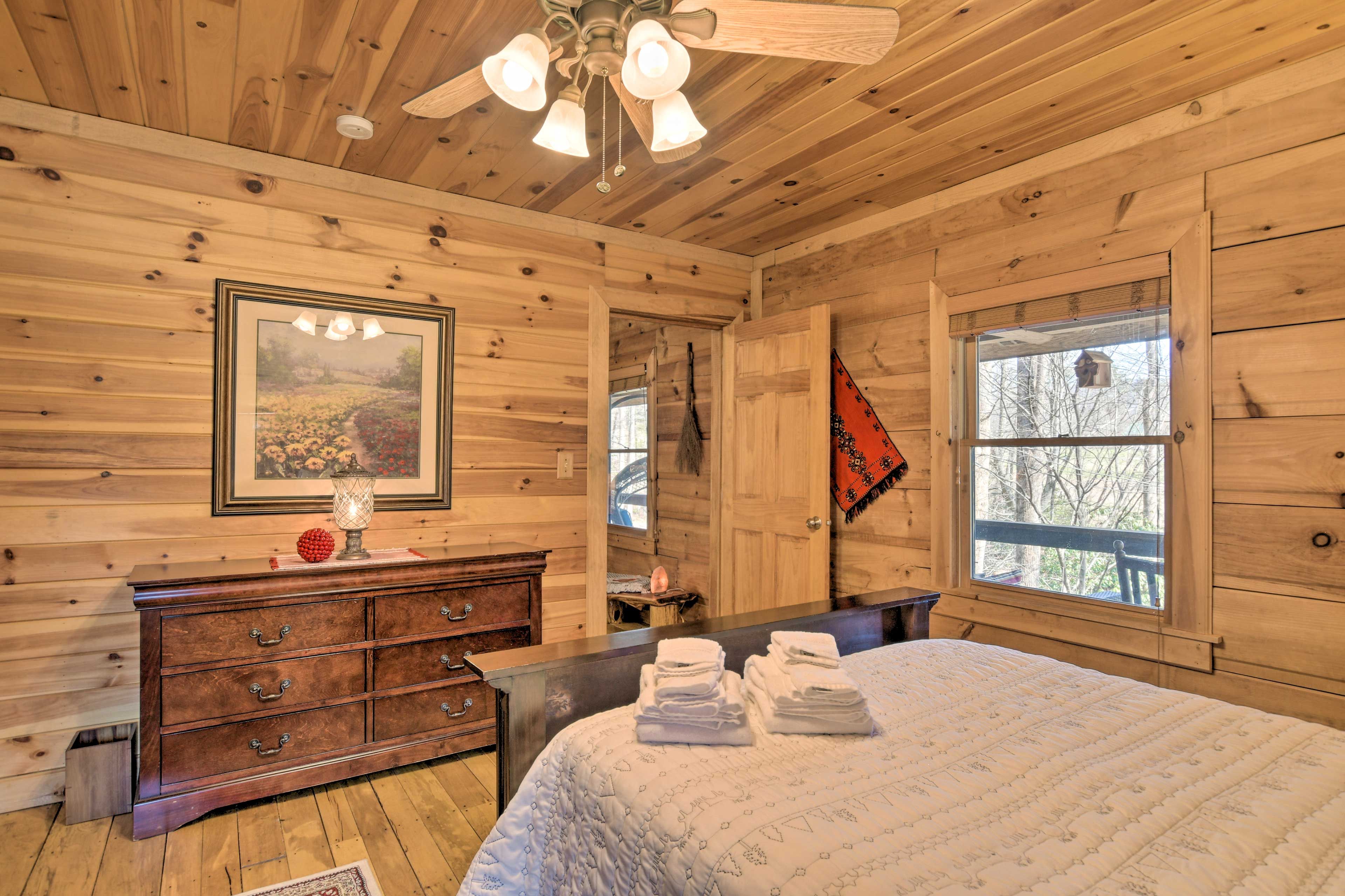 Bedroom 1 | Linens Provided