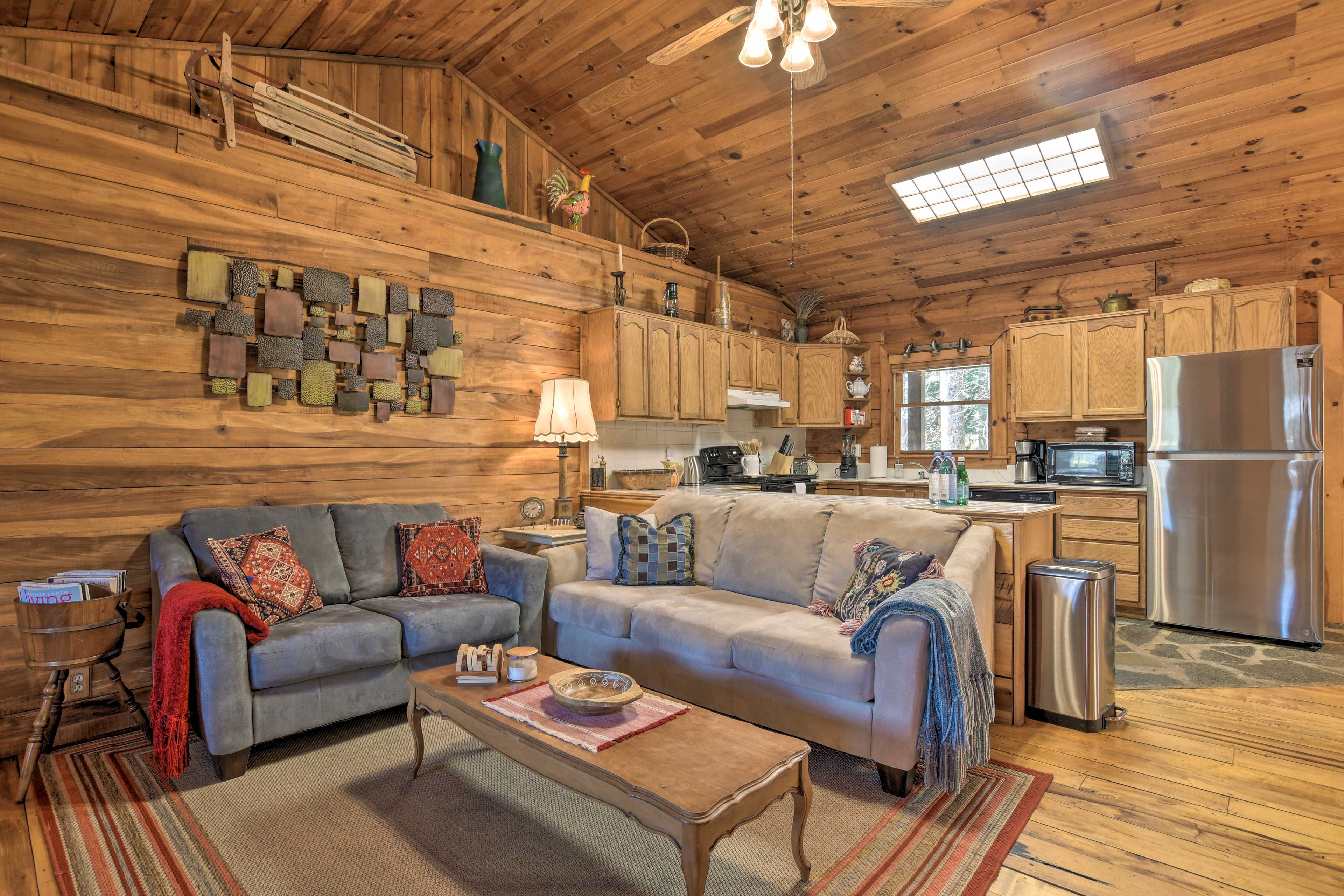 Living Room | Free WiFi