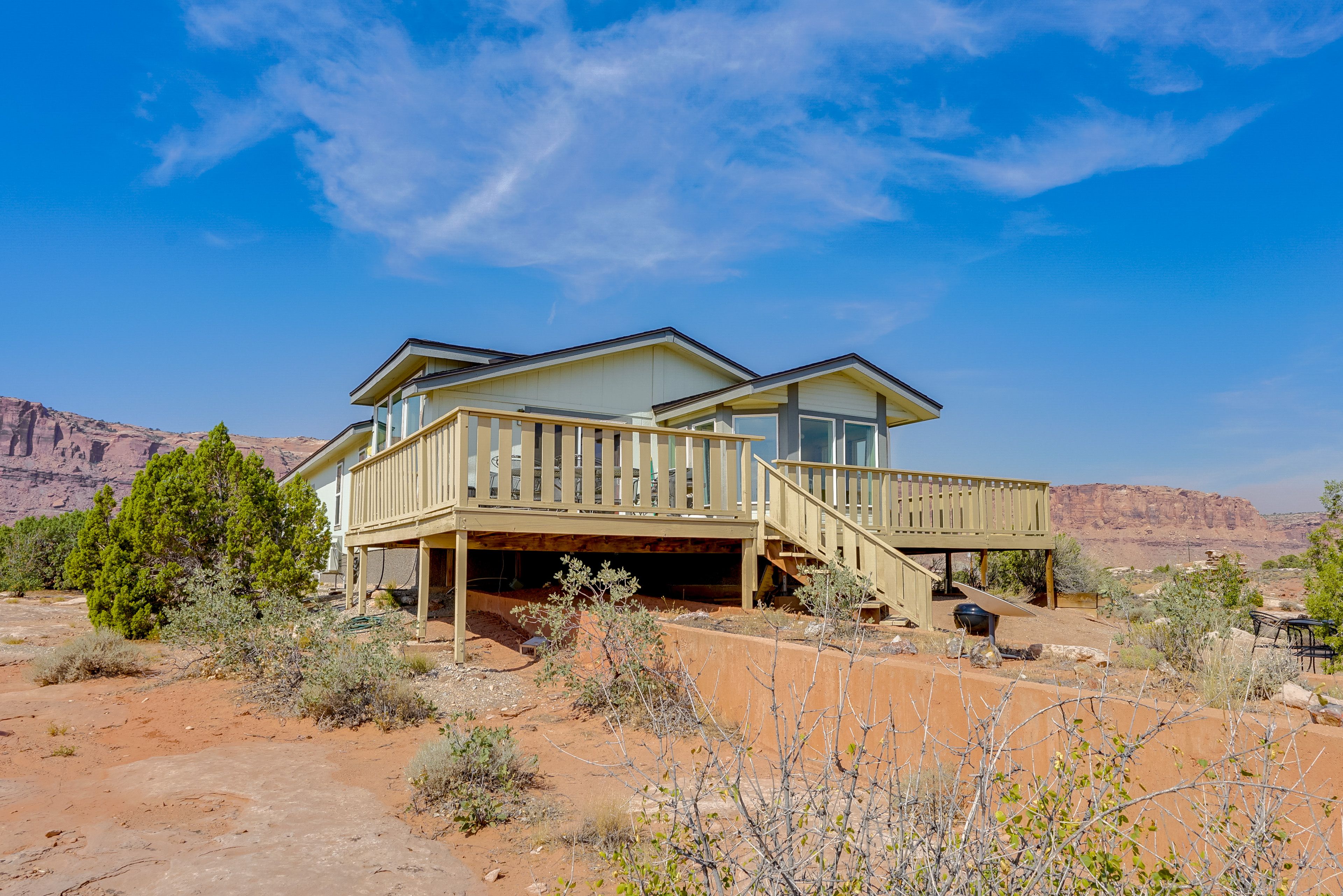 Wraparound Deck | Gas Grill | Outdoor Dining Area