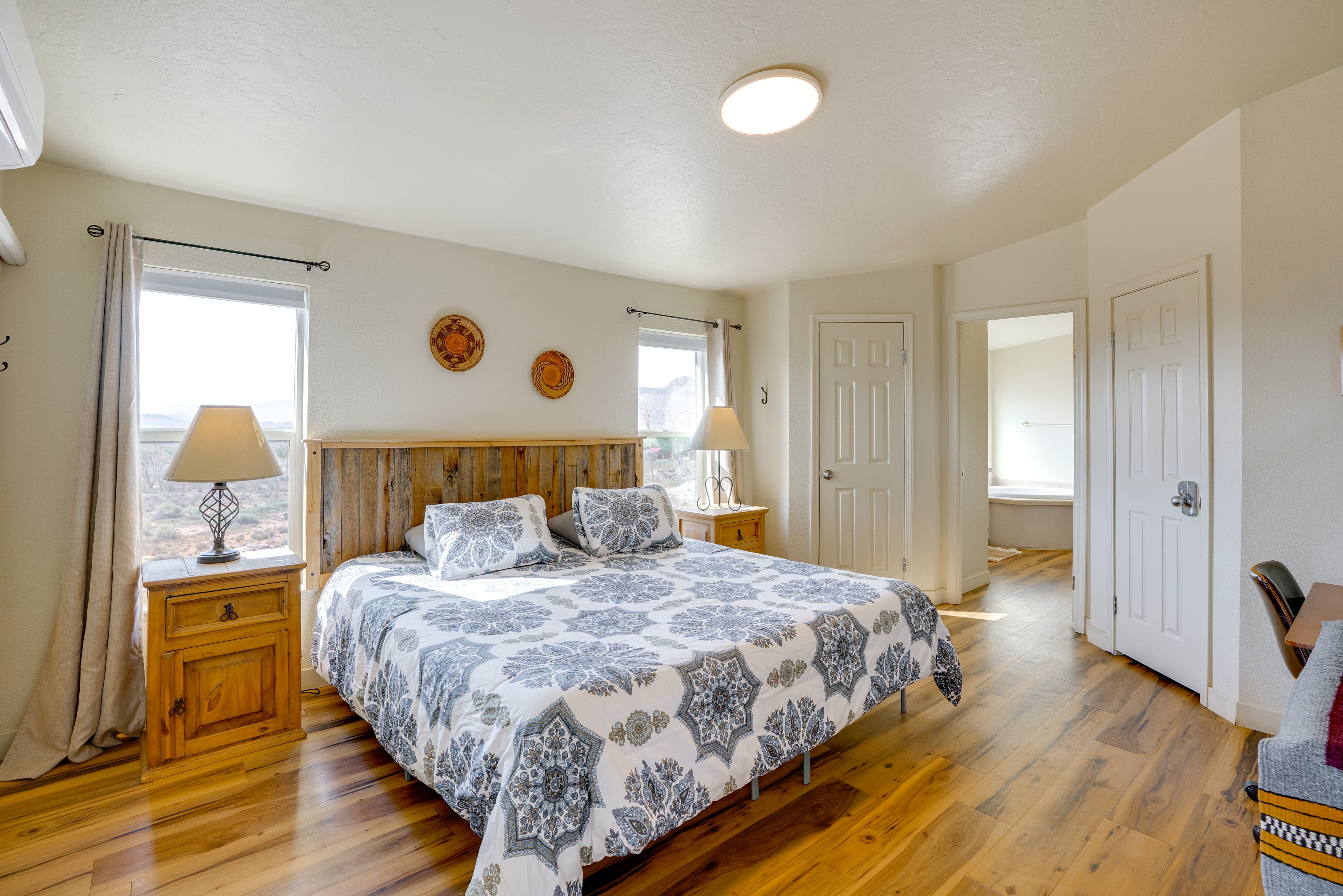 Bedroom 1 | King Bed | En-Suite Bathroom