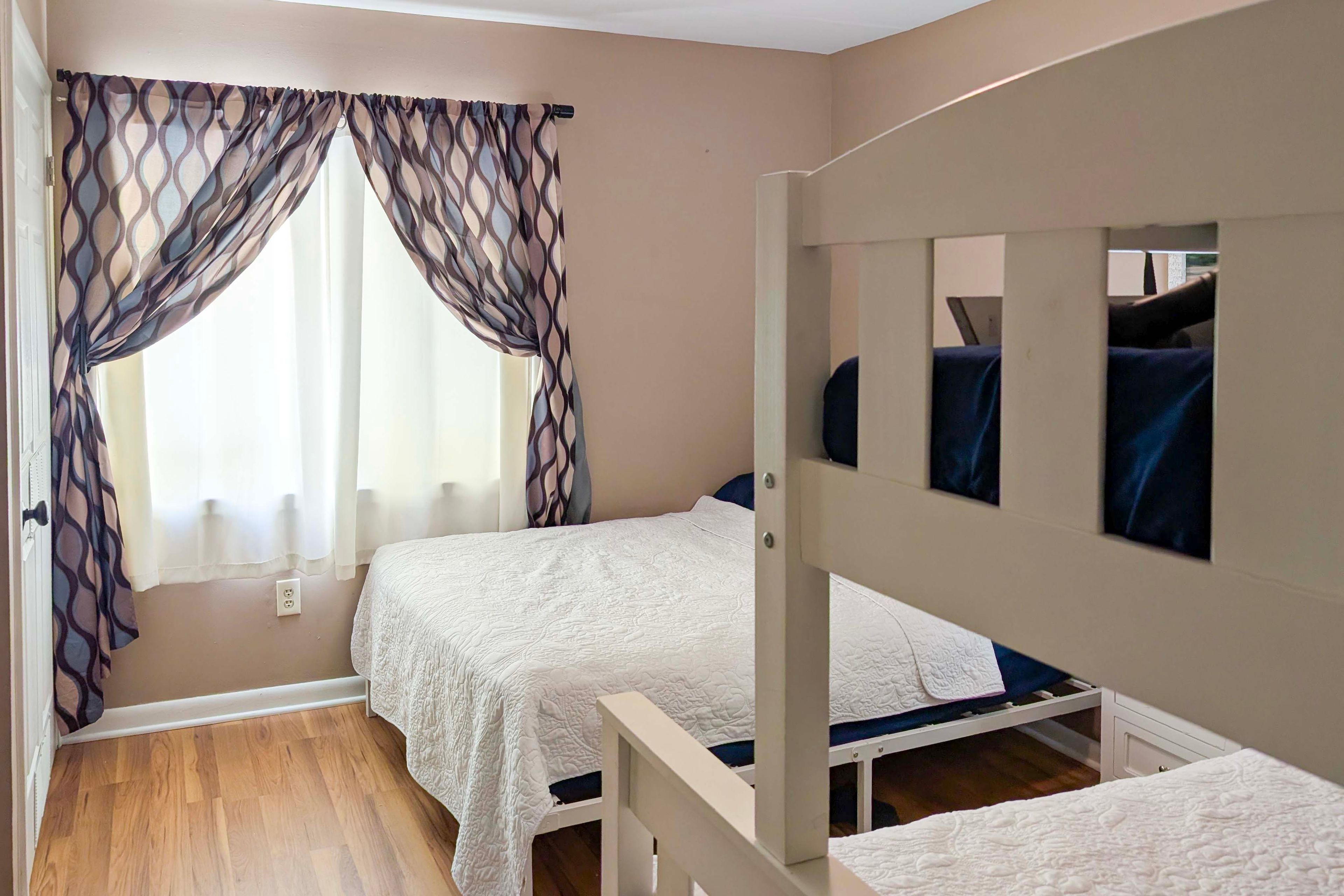 Bedroom | Full Bed | Twin/Full Bunk Bed