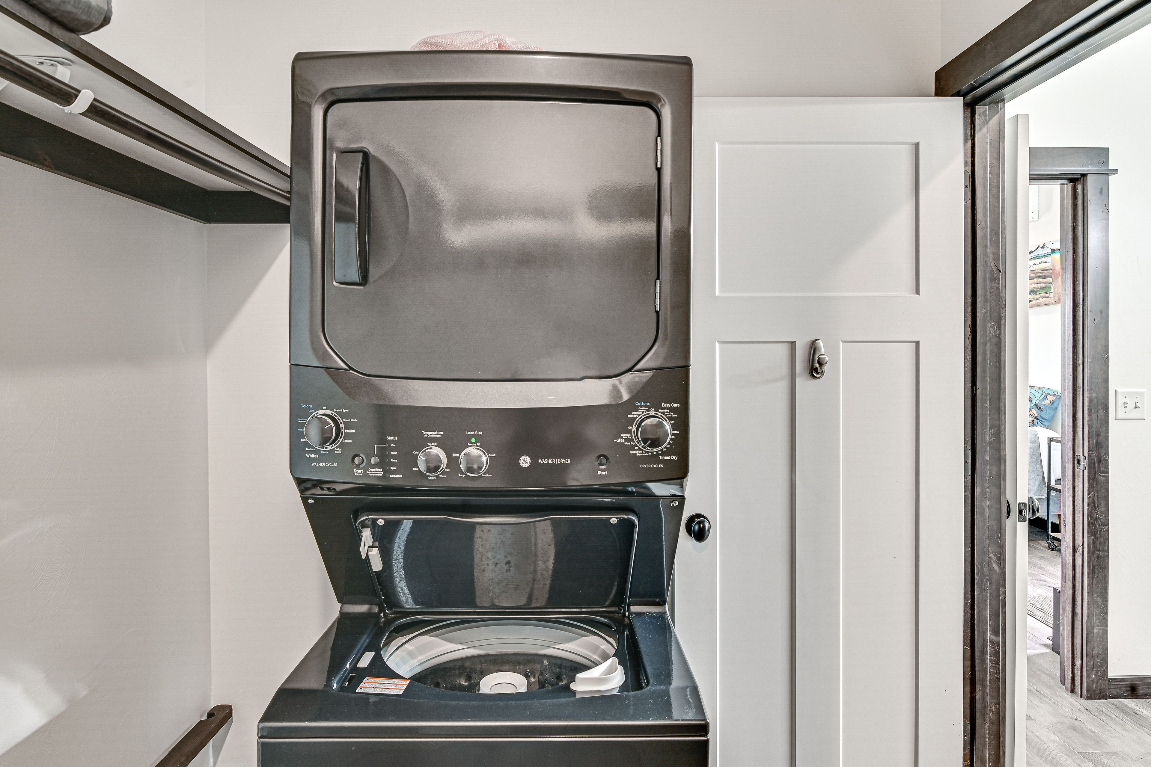 Laundry Room | Washer & Dryer