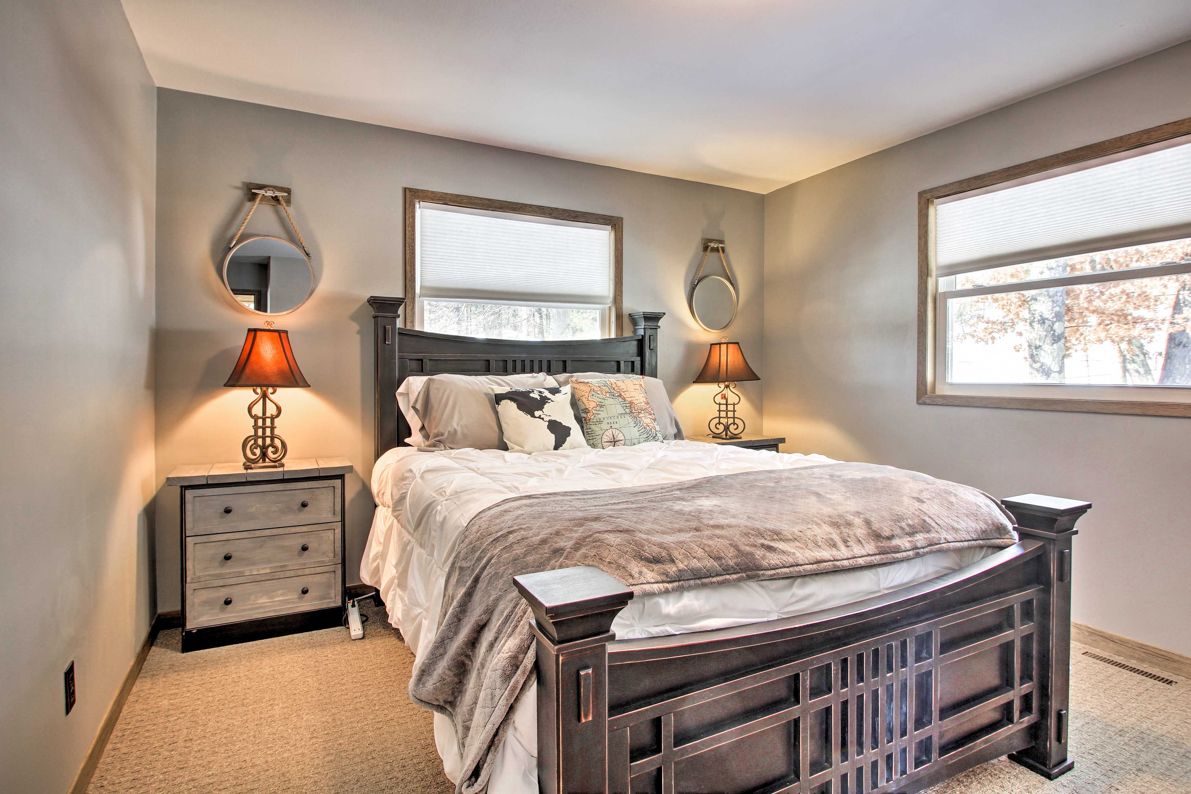 Bedroom 3 | Queen Bed