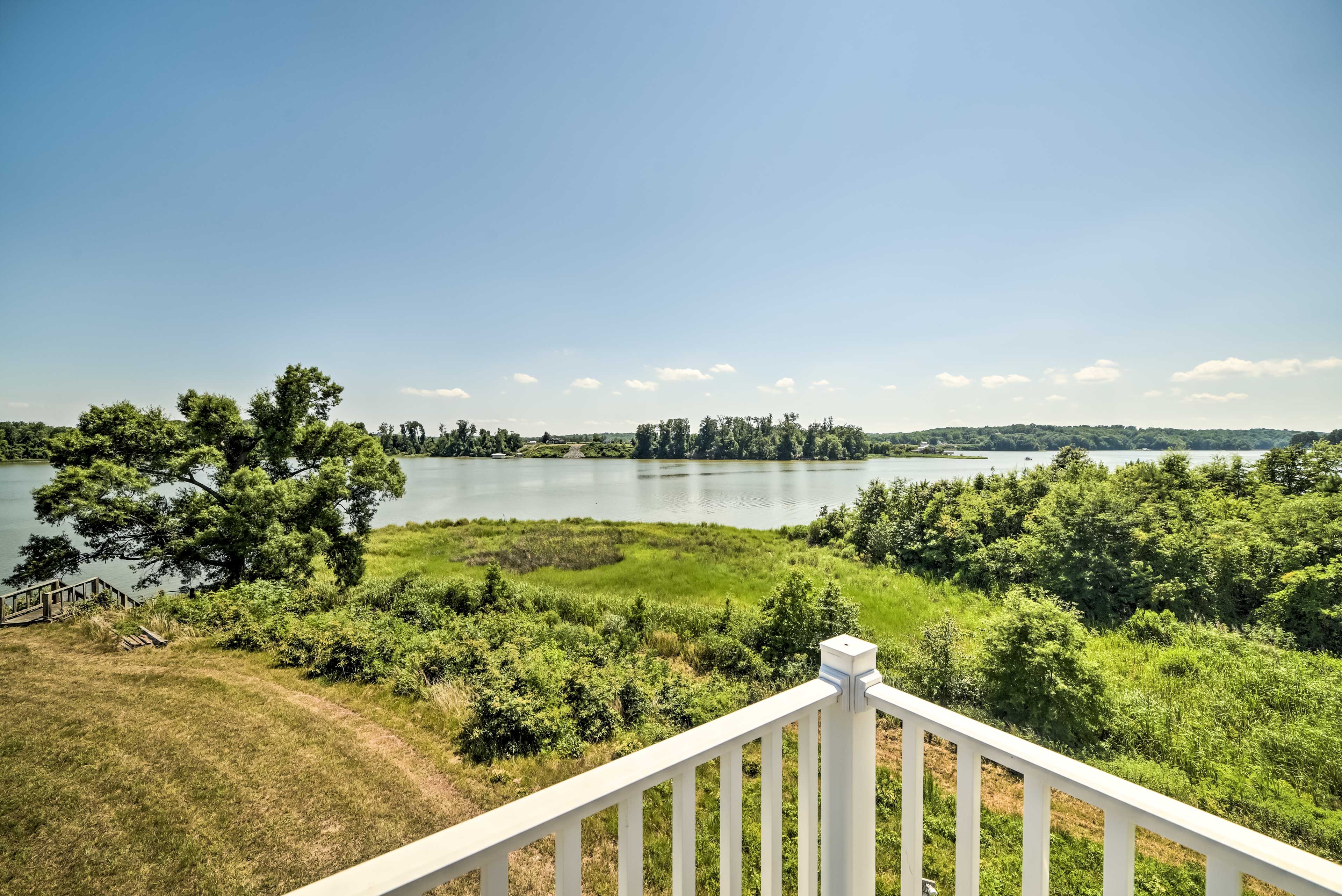 Private Deck | Water Views | 2 Tandem Kayaks | Cornhole | Horseshoes | Games