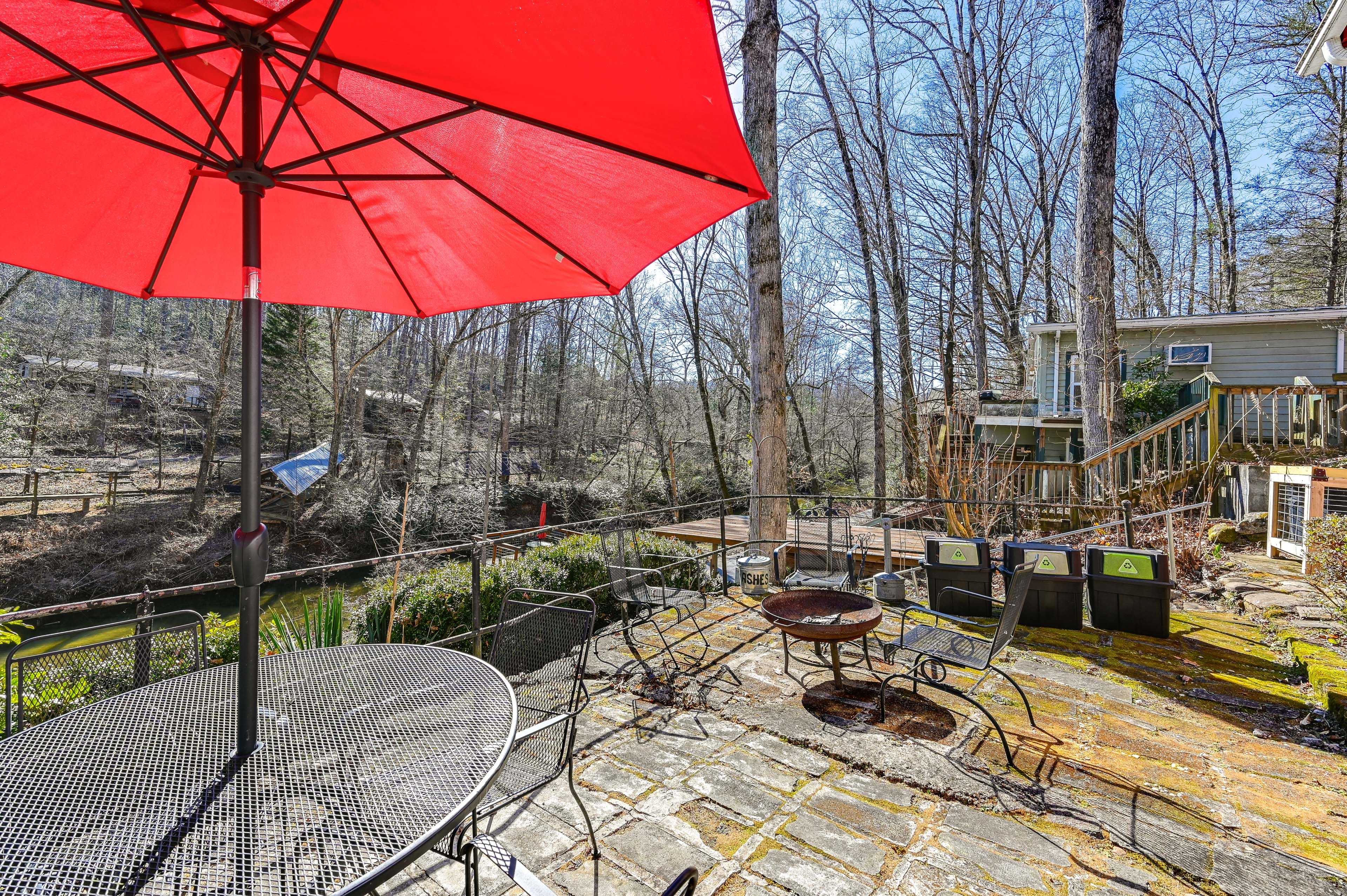 Patio | Outdoor Dining Area | Fire Pit | Charcoal Grill