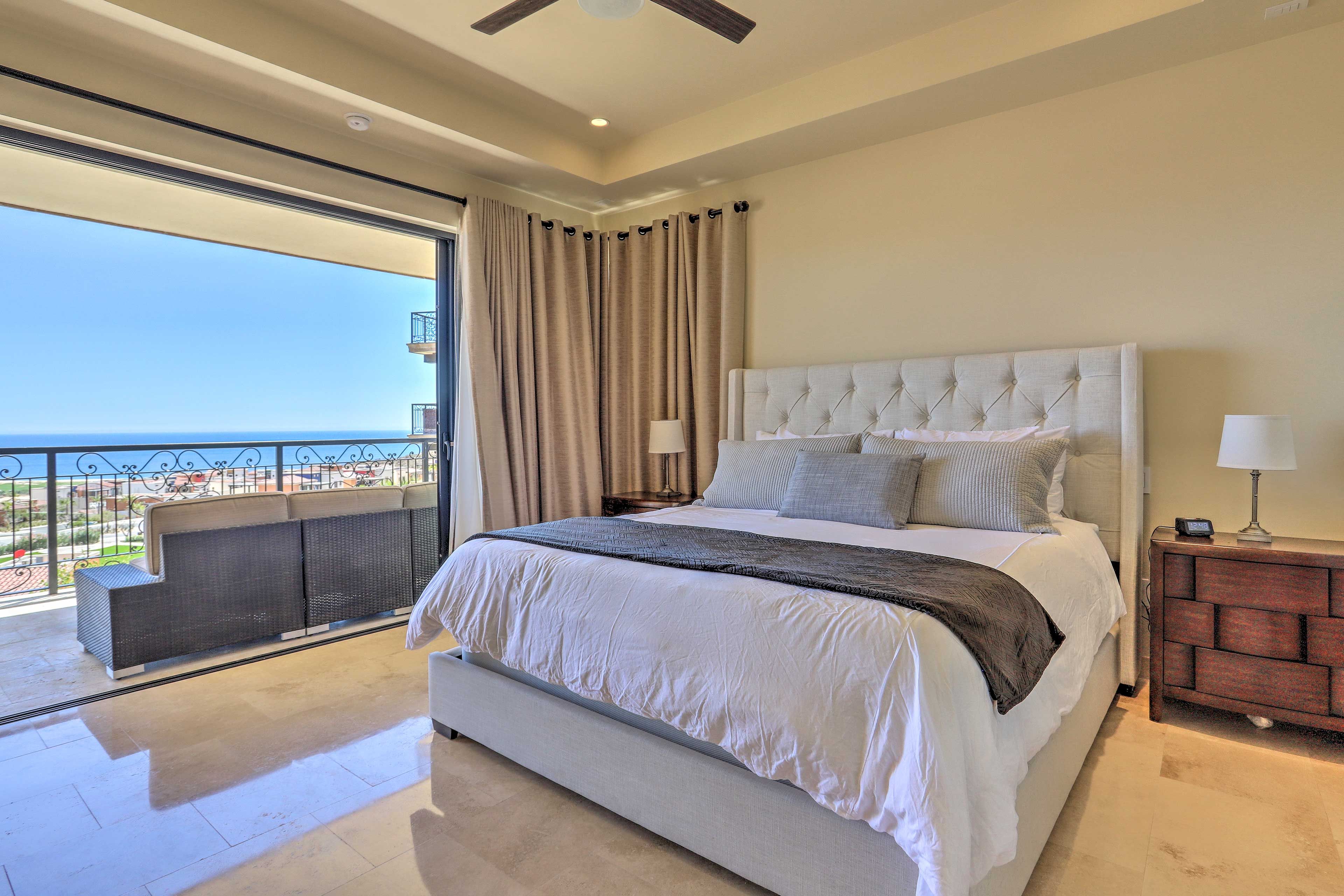 Bedroom 1 | King Bed