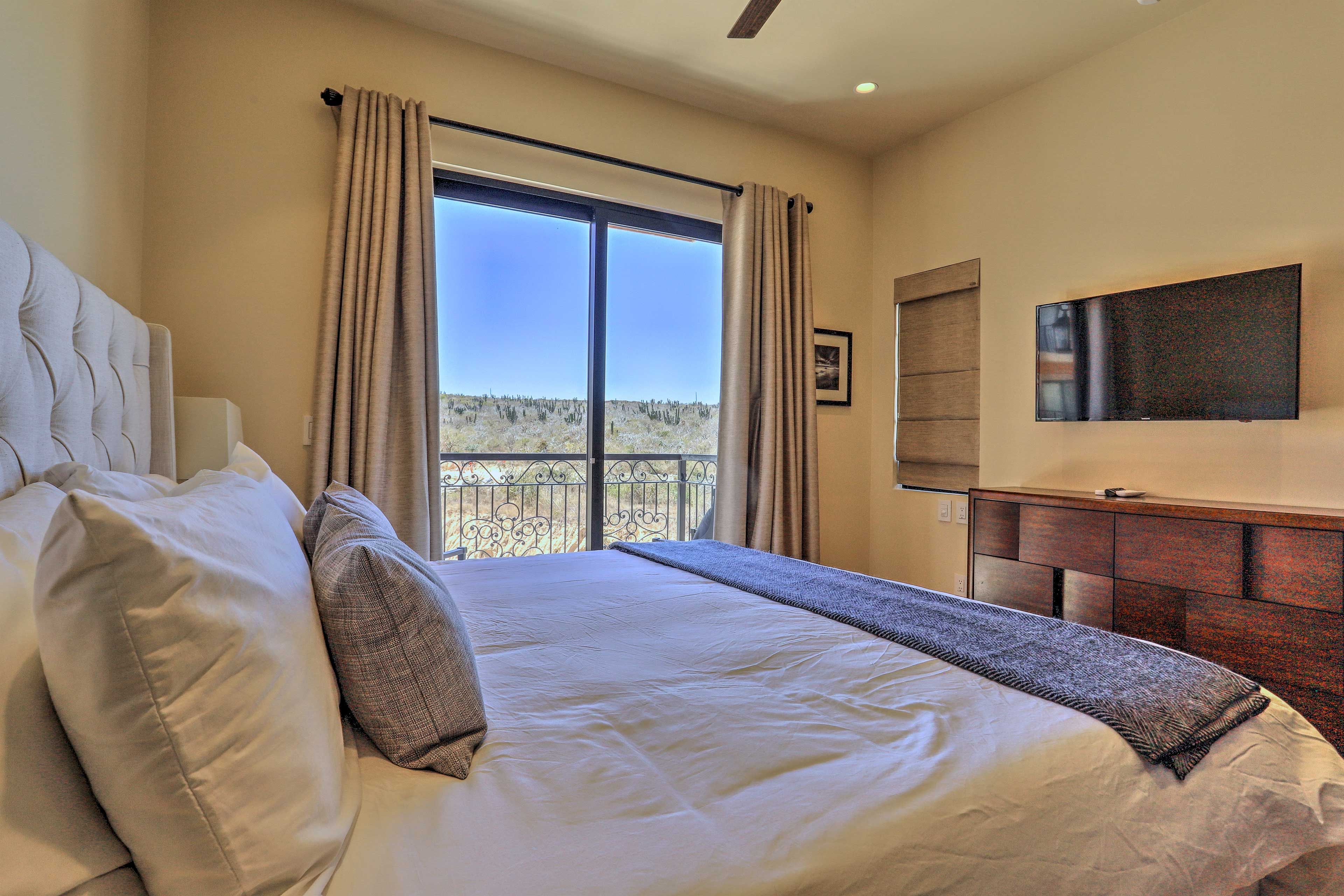 Bedroom 2 | King Bed