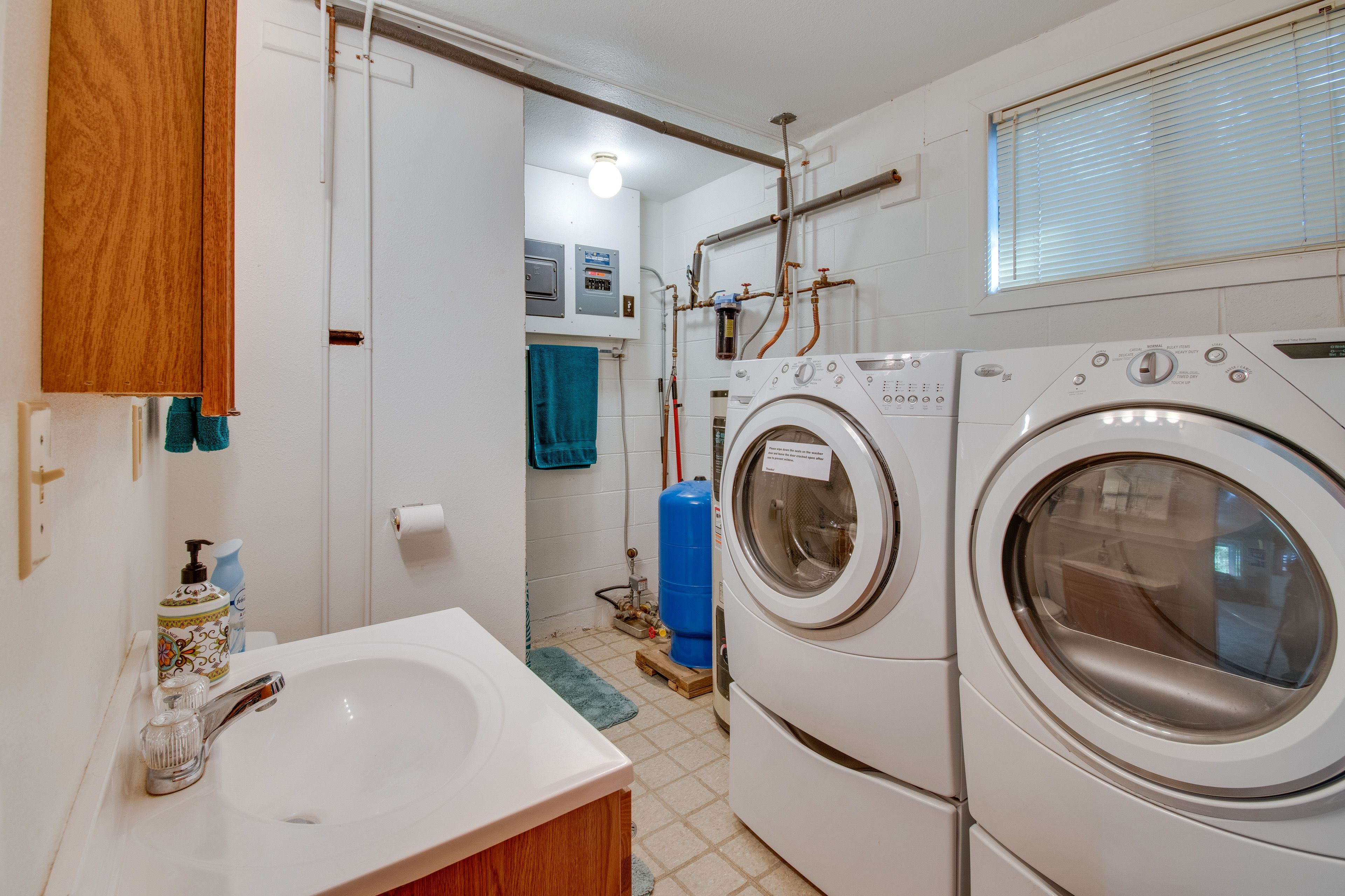 Bathroom & Laundry Room