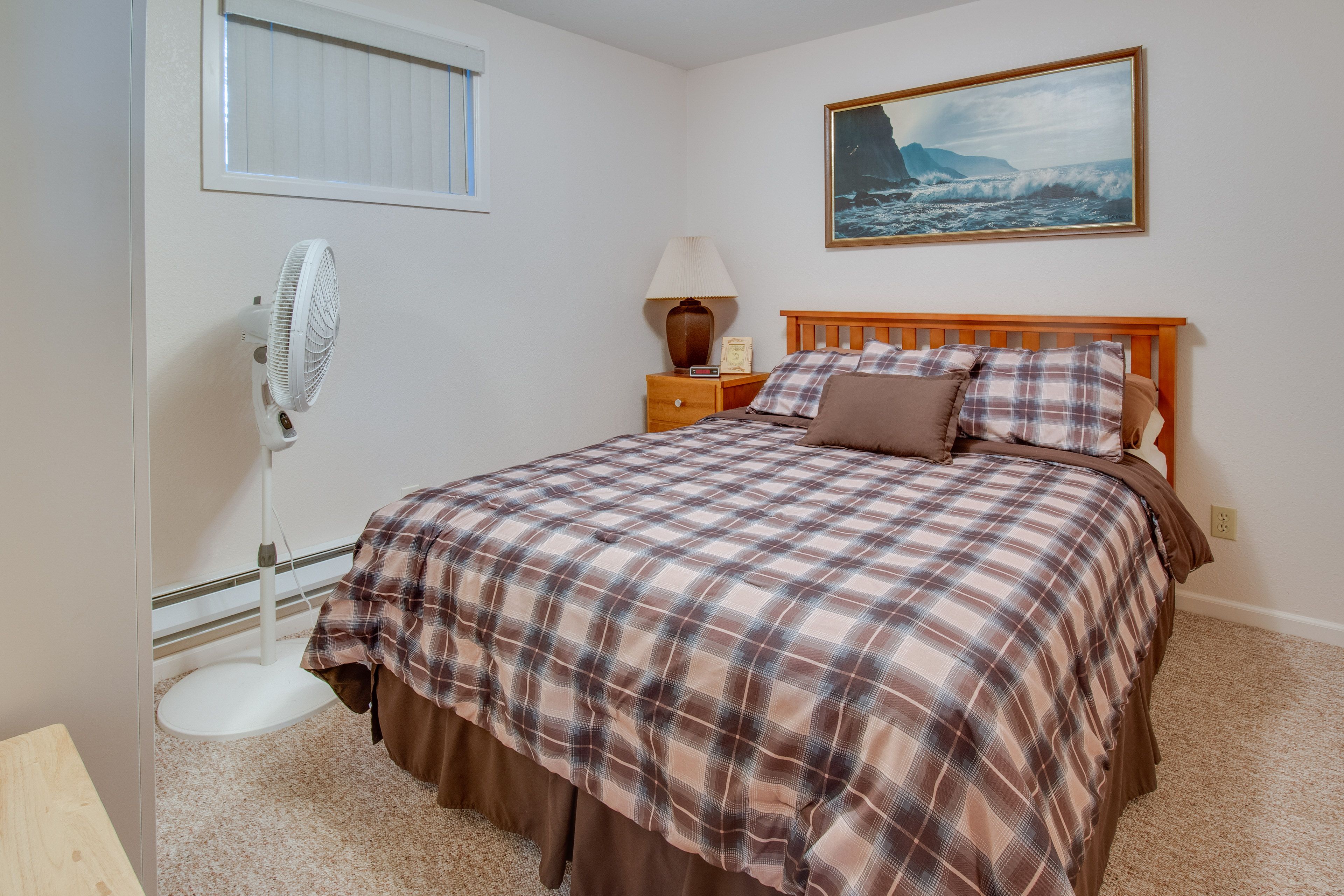 Bedroom 1 | Queen Bed