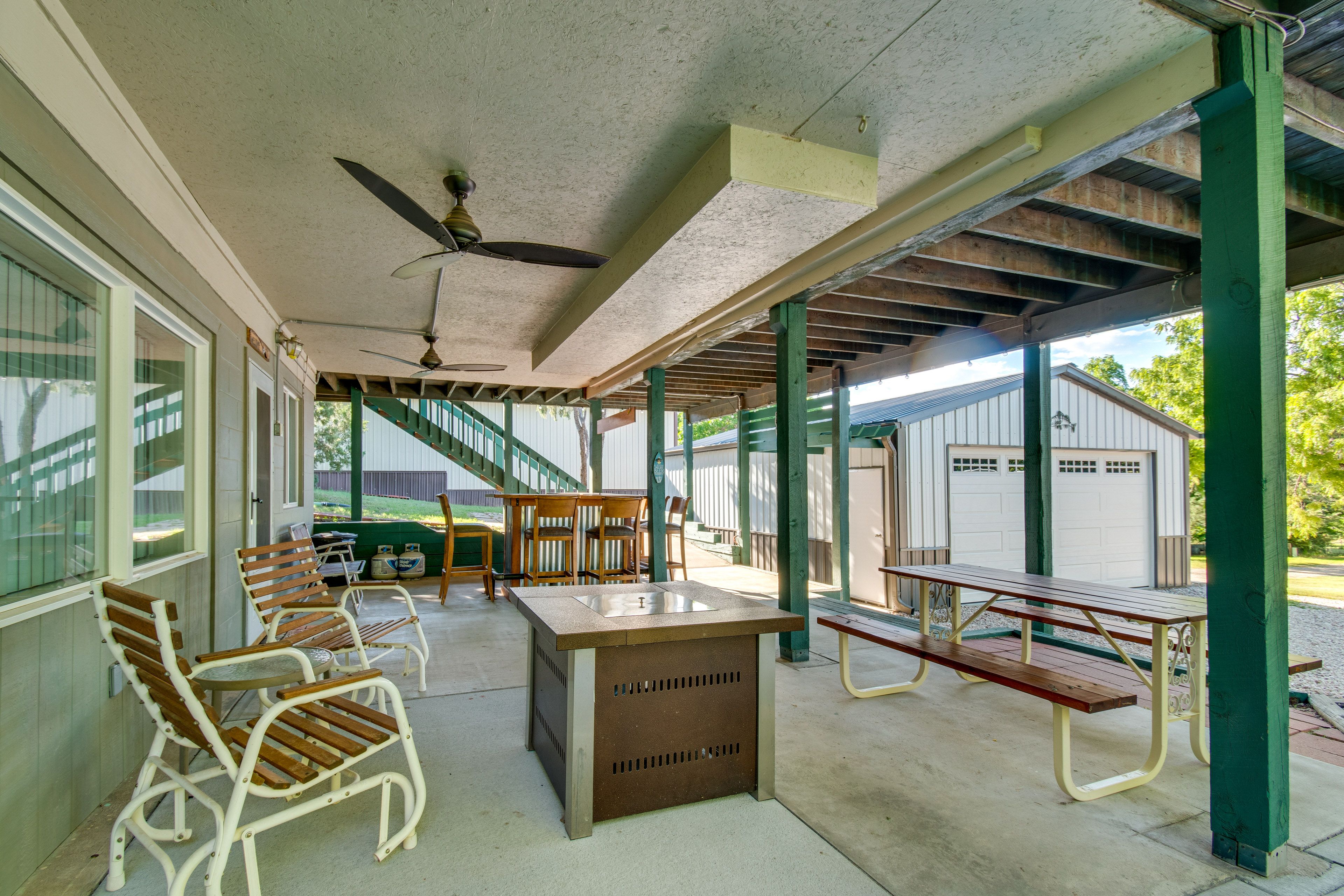 Covered Patio | Fire Pit (Propane Provided) | 2 Gas Grills