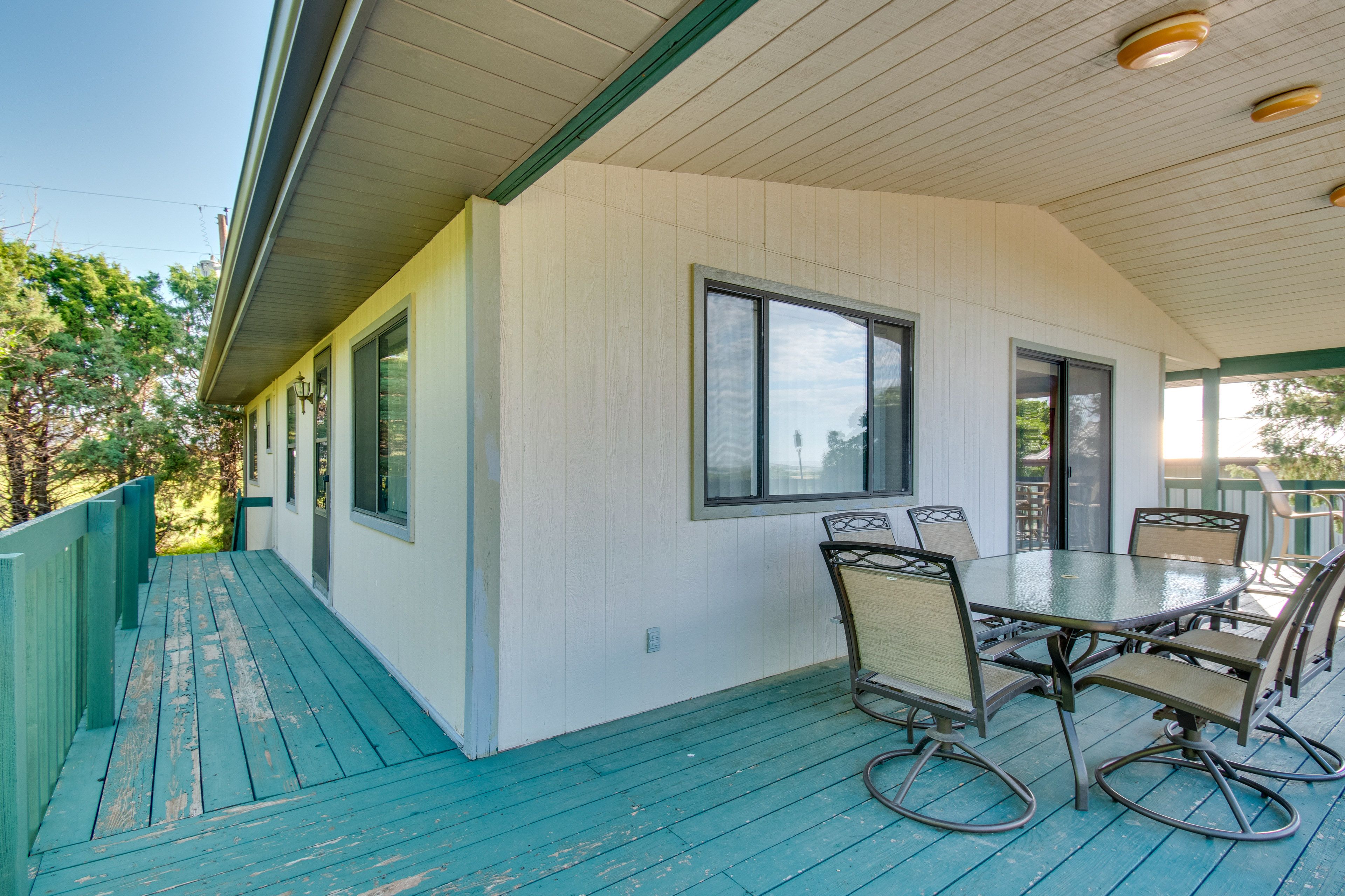 Wraparound Deck