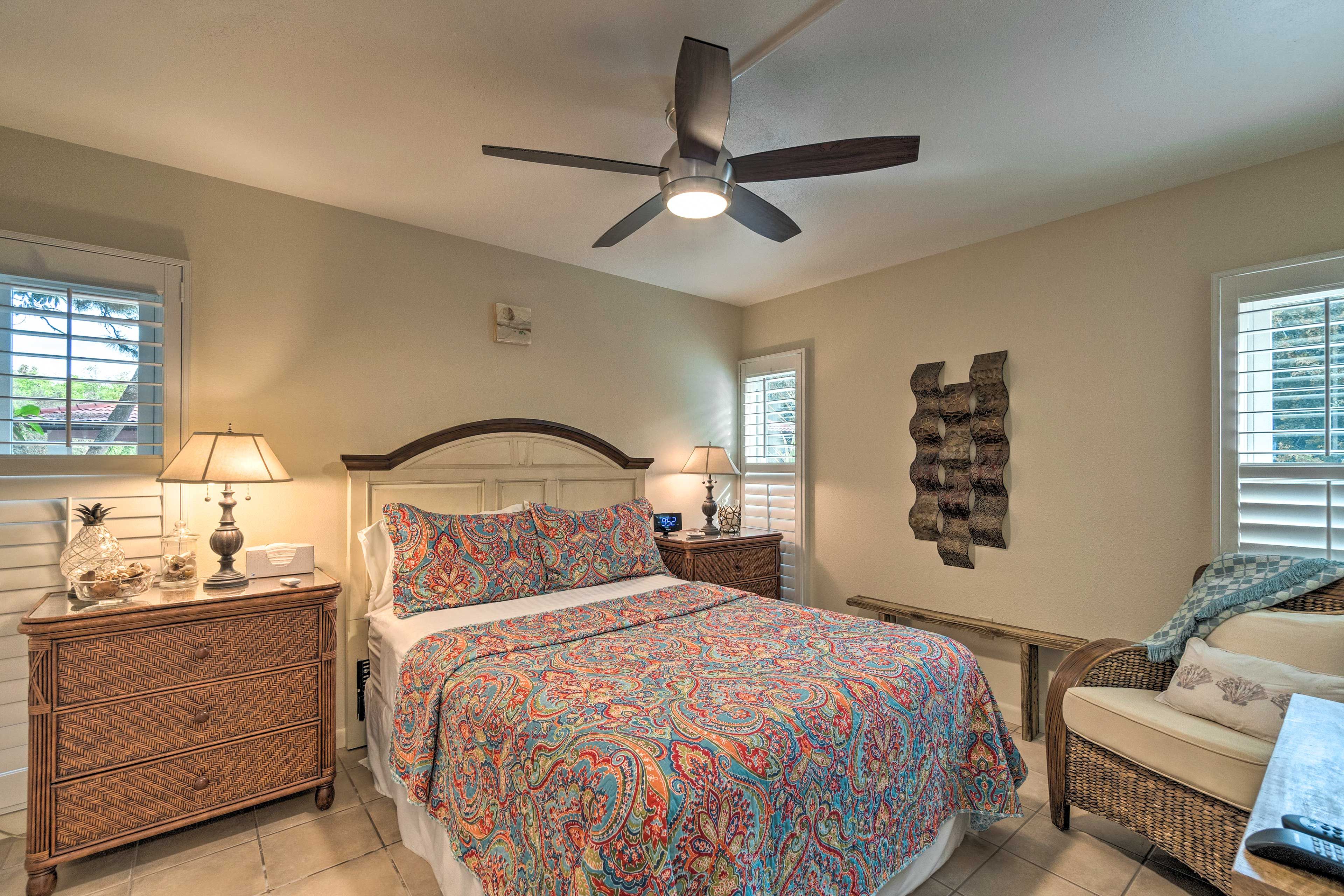 Bedroom | Queen Bed