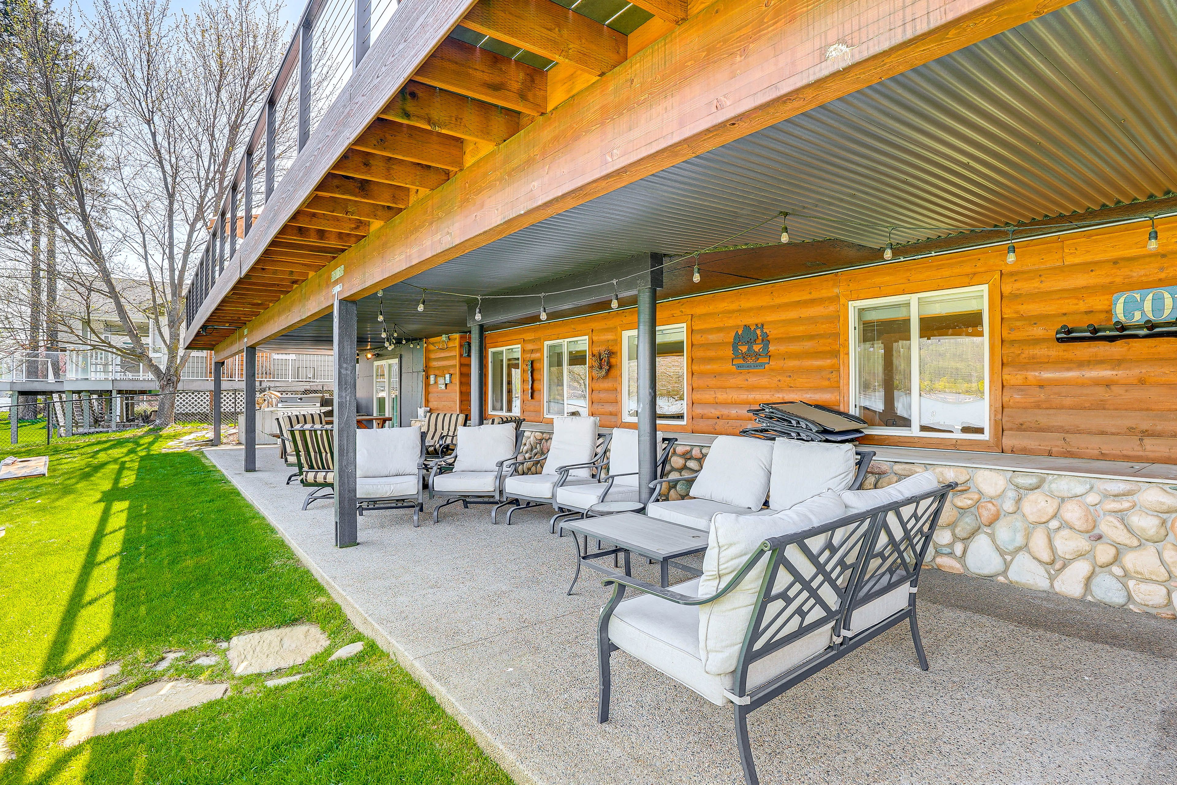 Lower Deck | Gas Grill | Kayaks