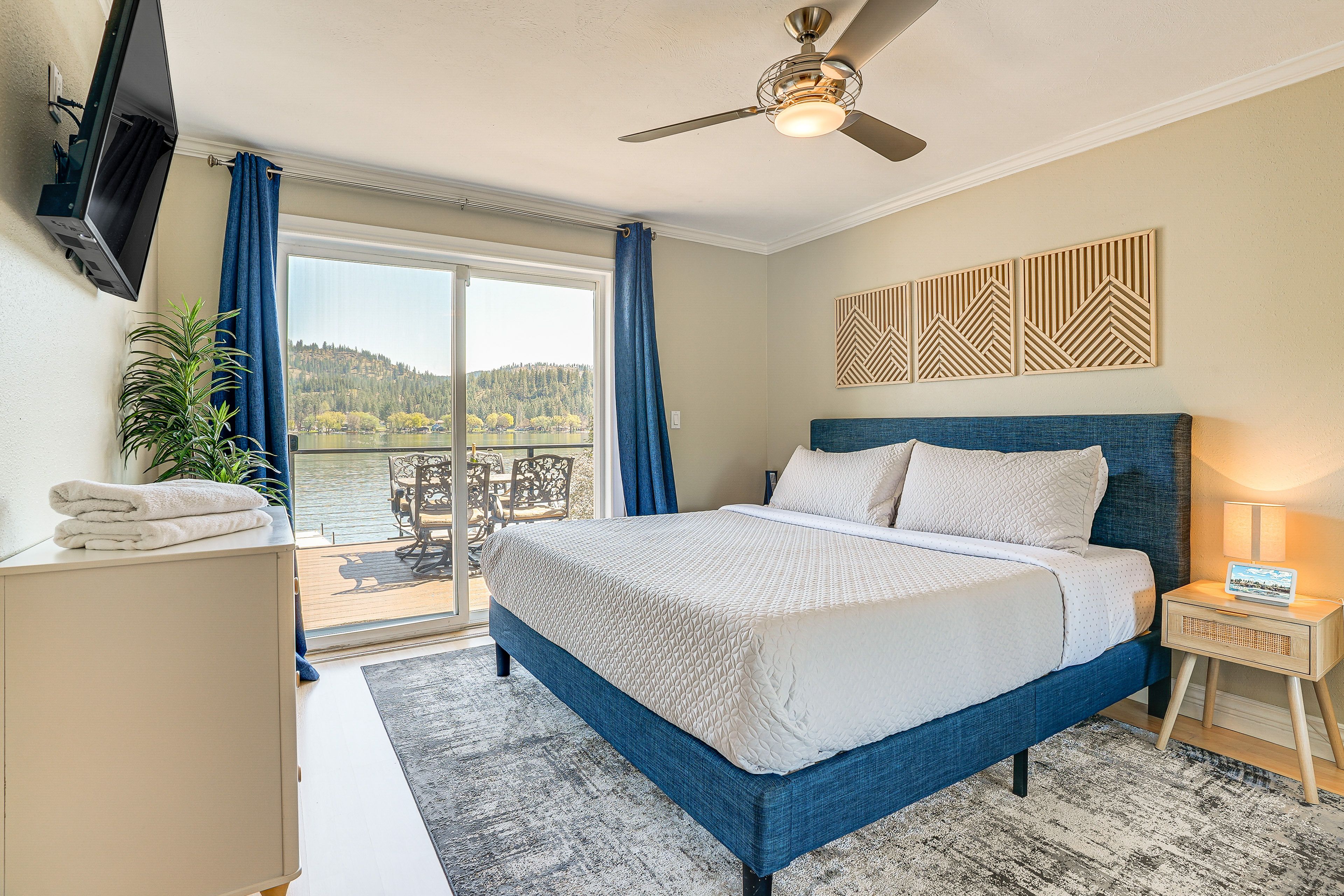 Bedroom 1 | King Bed | Linens Provided | Deck Access | Main Level