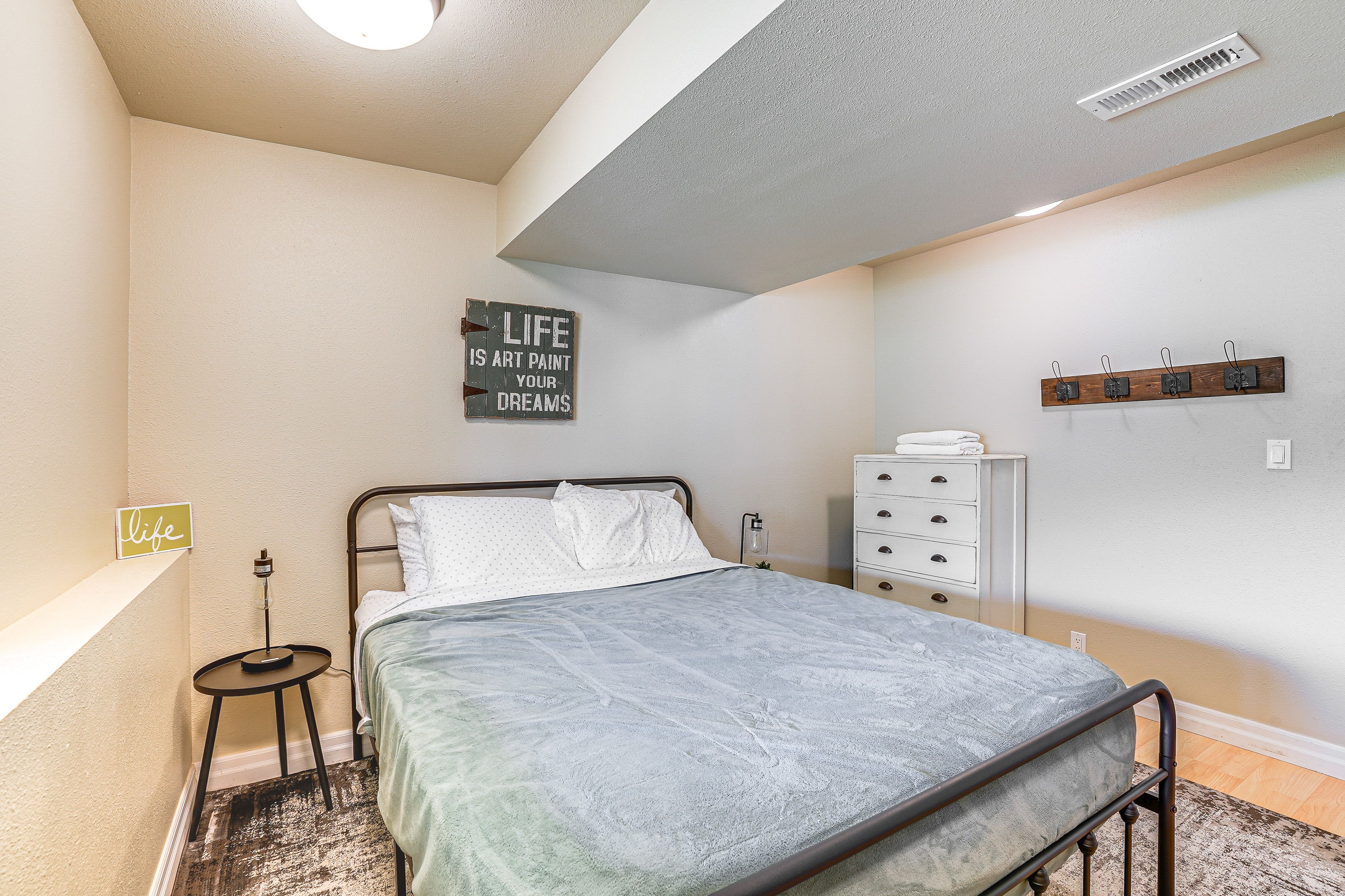 Bedroom 3 | Queen Bed, Twin Daybed w/ Twin Trundle Bed | Lower Level