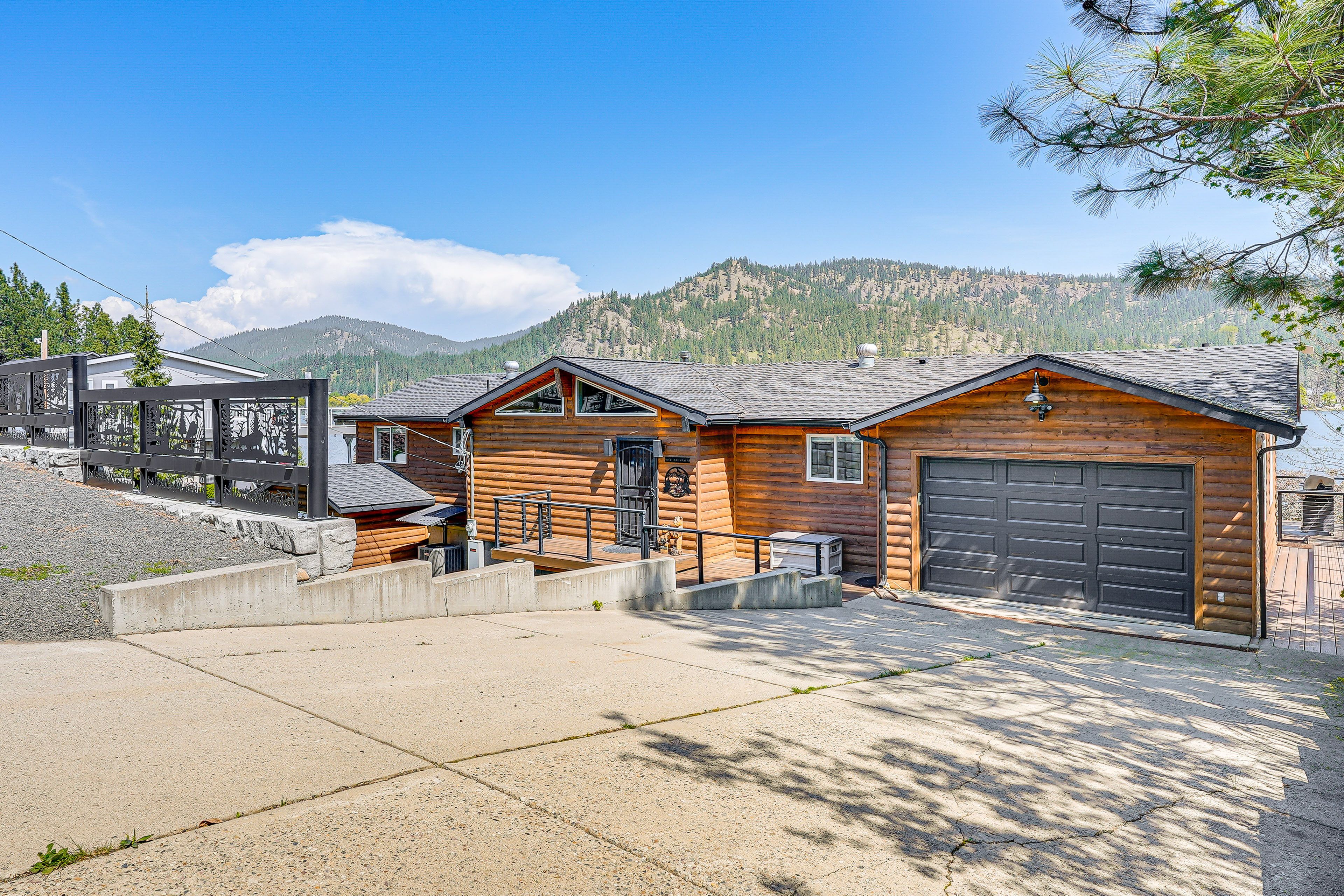 Parking | Driveway (2 Vehicles) | Trailer Parking