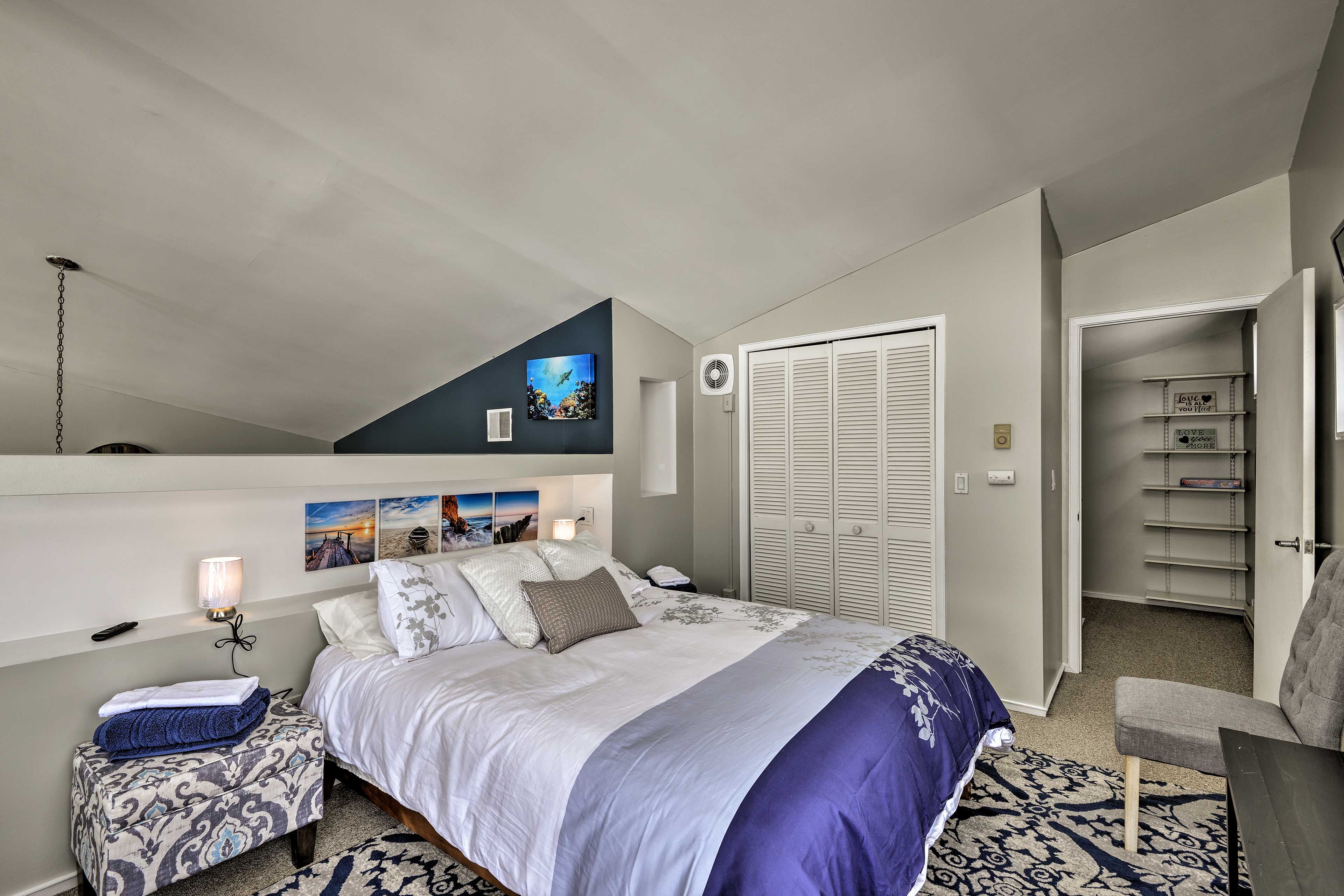 Bedroom 2 (Loft) | Queen Bed | 2nd Floor | Linens Provided