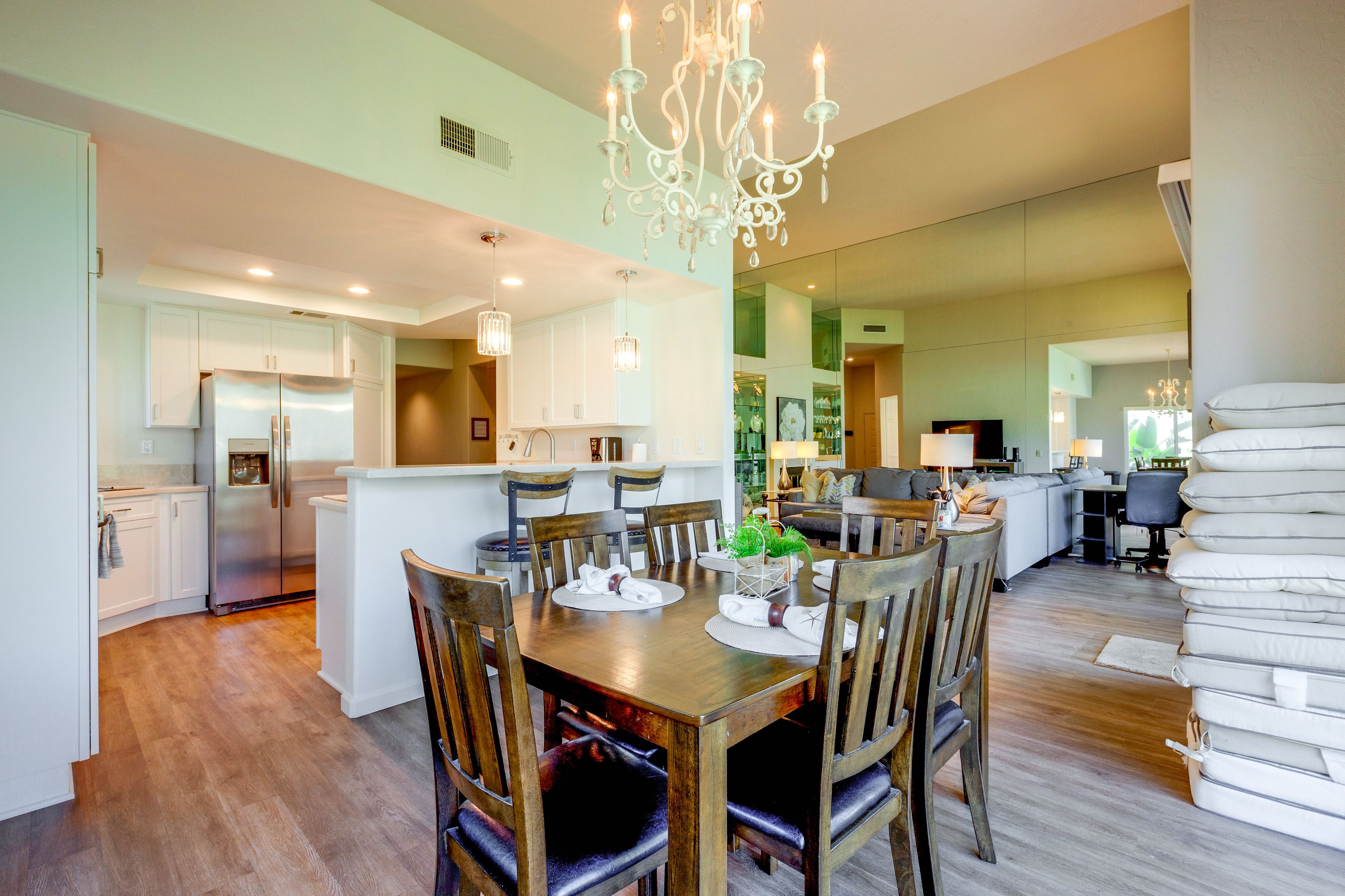 Dining Area | Dishes & Flatware Provided | Mountain & Golf Course Views