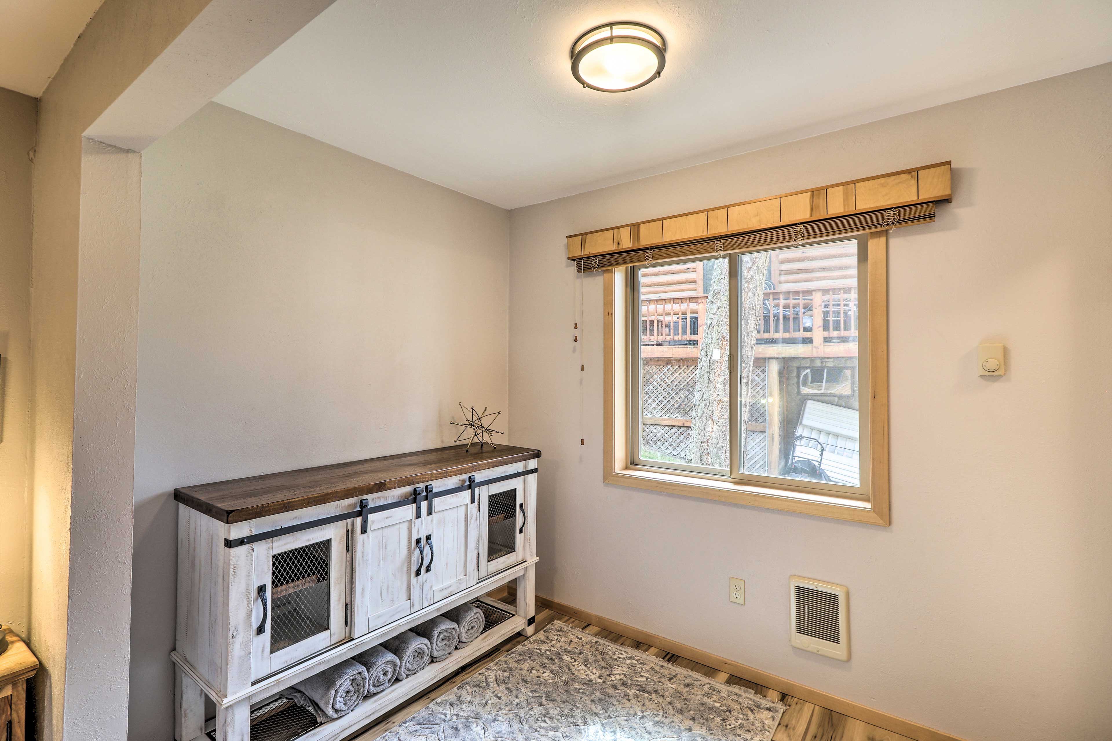 Bedroom 1 | Linens Provided